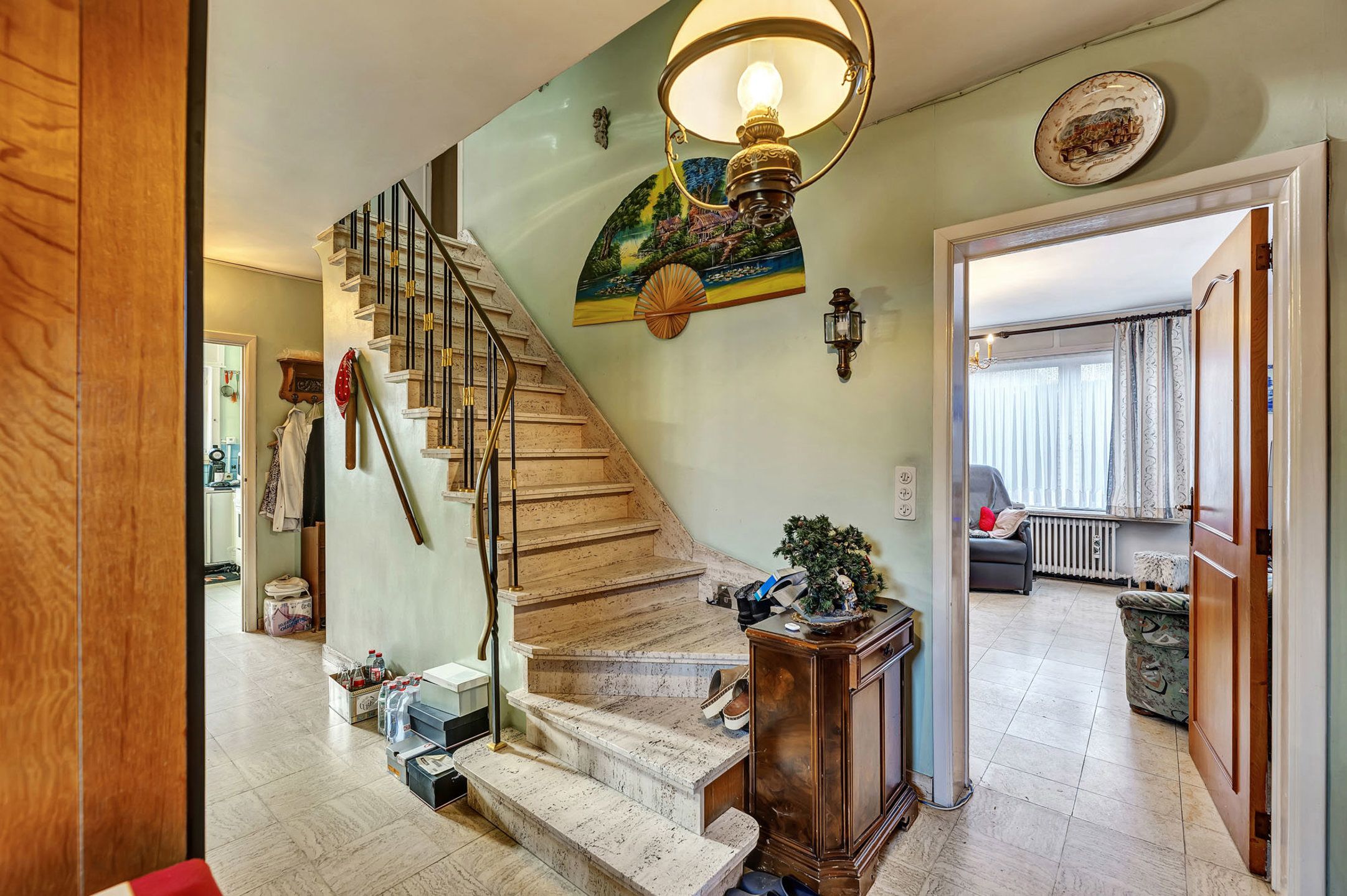 Solide te renoveren HOB met 4 slpks, garage en tuin foto 4