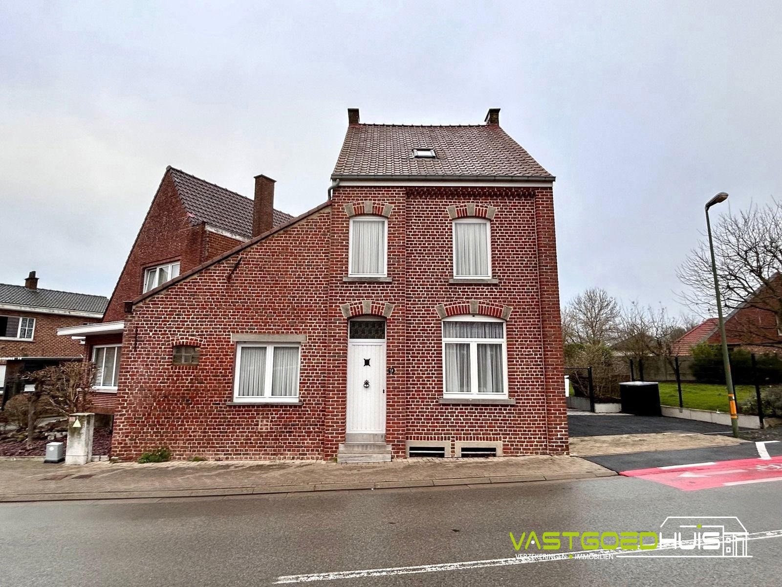 Hoofdfoto van de publicatie: Karaktervolle, halfopen bebouwing met tuin