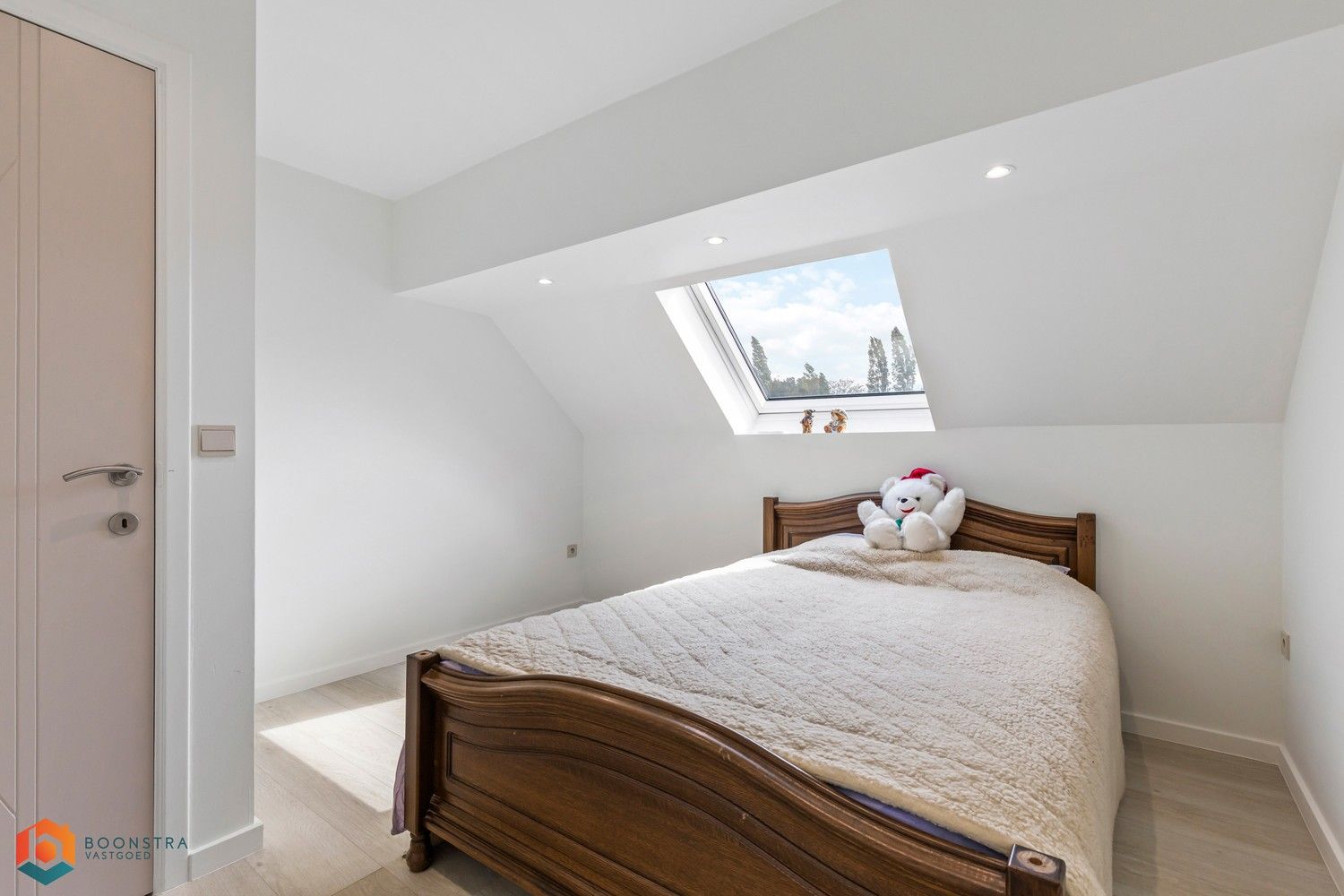 Villa met 5 slpkrs en zwembad op perceel van 1431m² te Berlaar foto 19