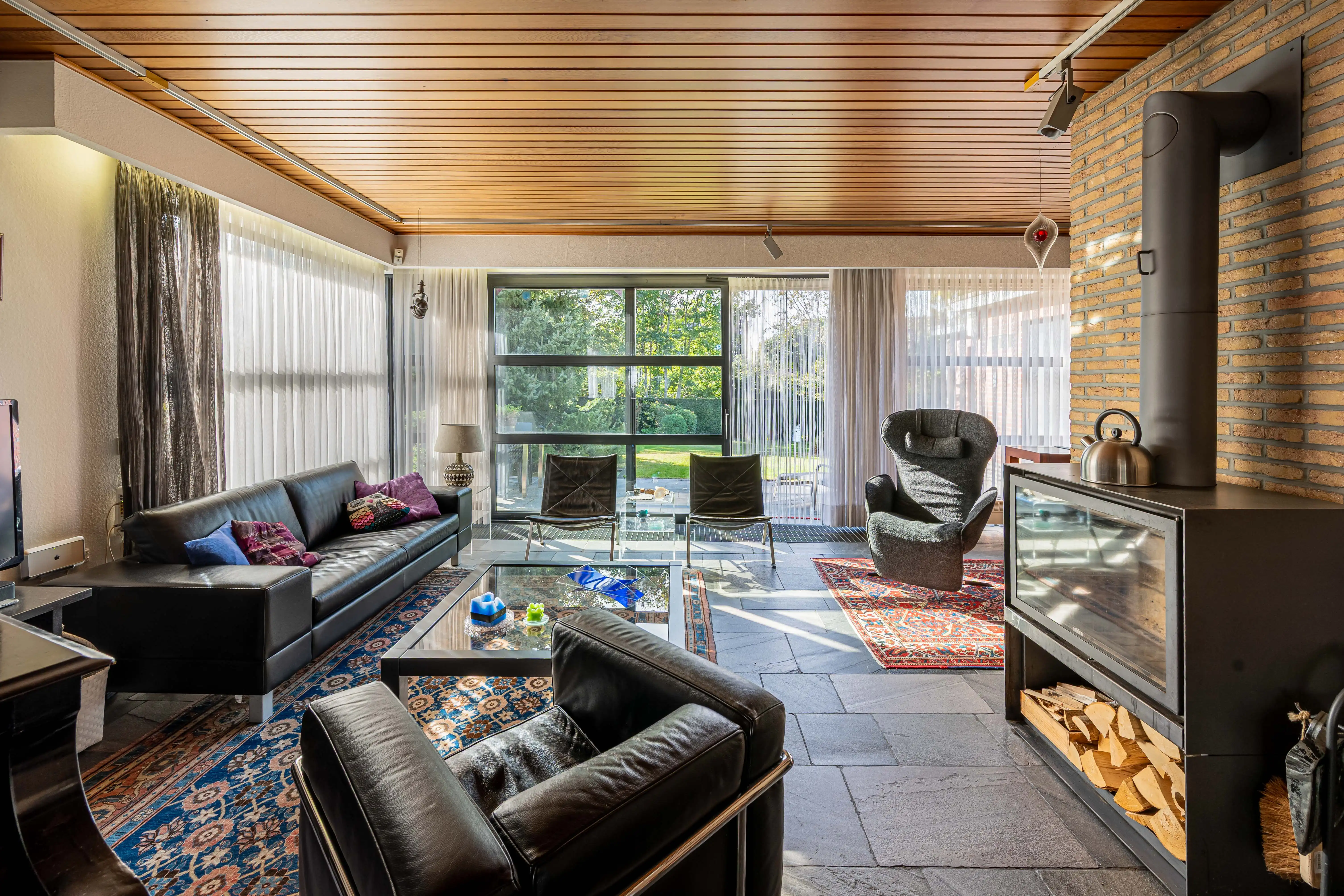 Te moderniseren karaktervolle woning op centrale locatie! foto 4