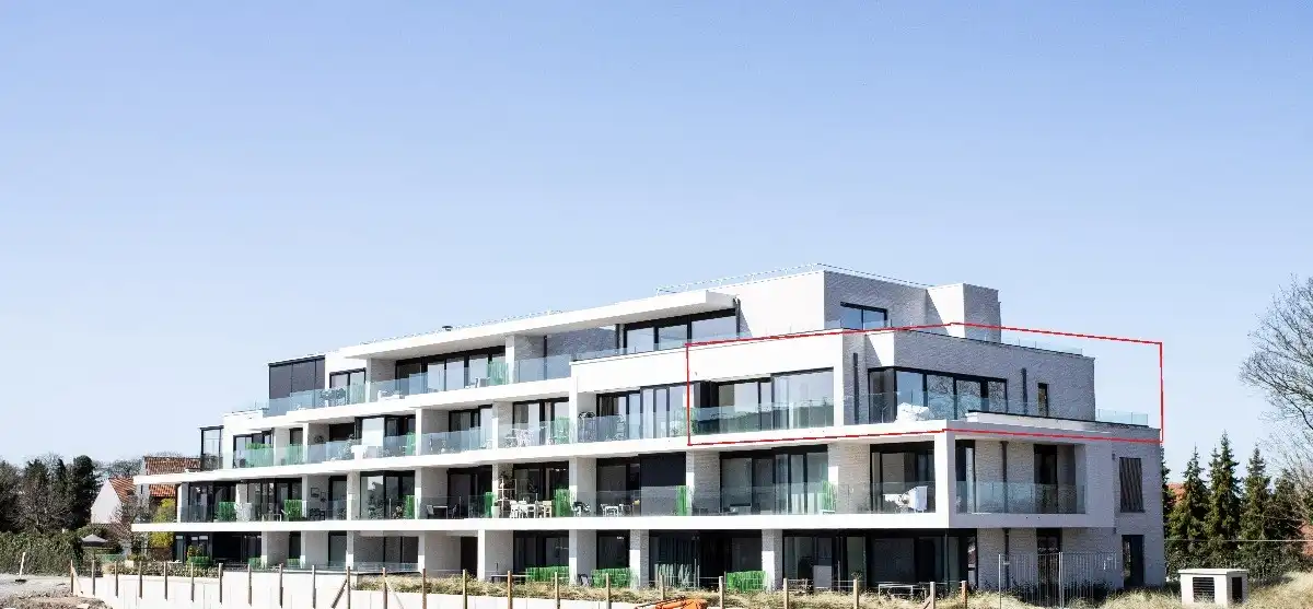 LUXE HOEKAPPARTEMENT  (120M²) MET 3 SLPKS, 2 BADKAMERS EN GROOT TERRAS (67M²) foto {{pictureIndex}}