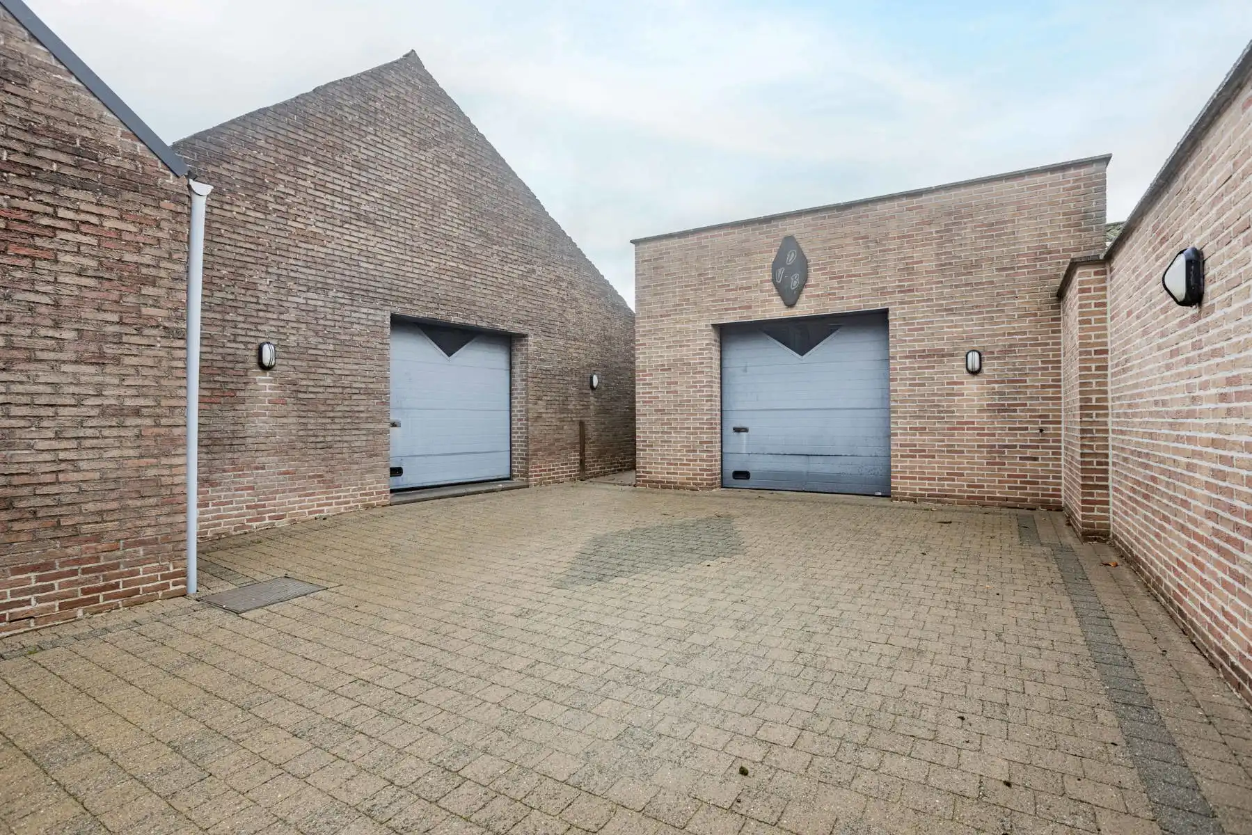 Polyvalente woning met tuin:  momenteel 2 appartementen garage en groot magazijn! foto 36