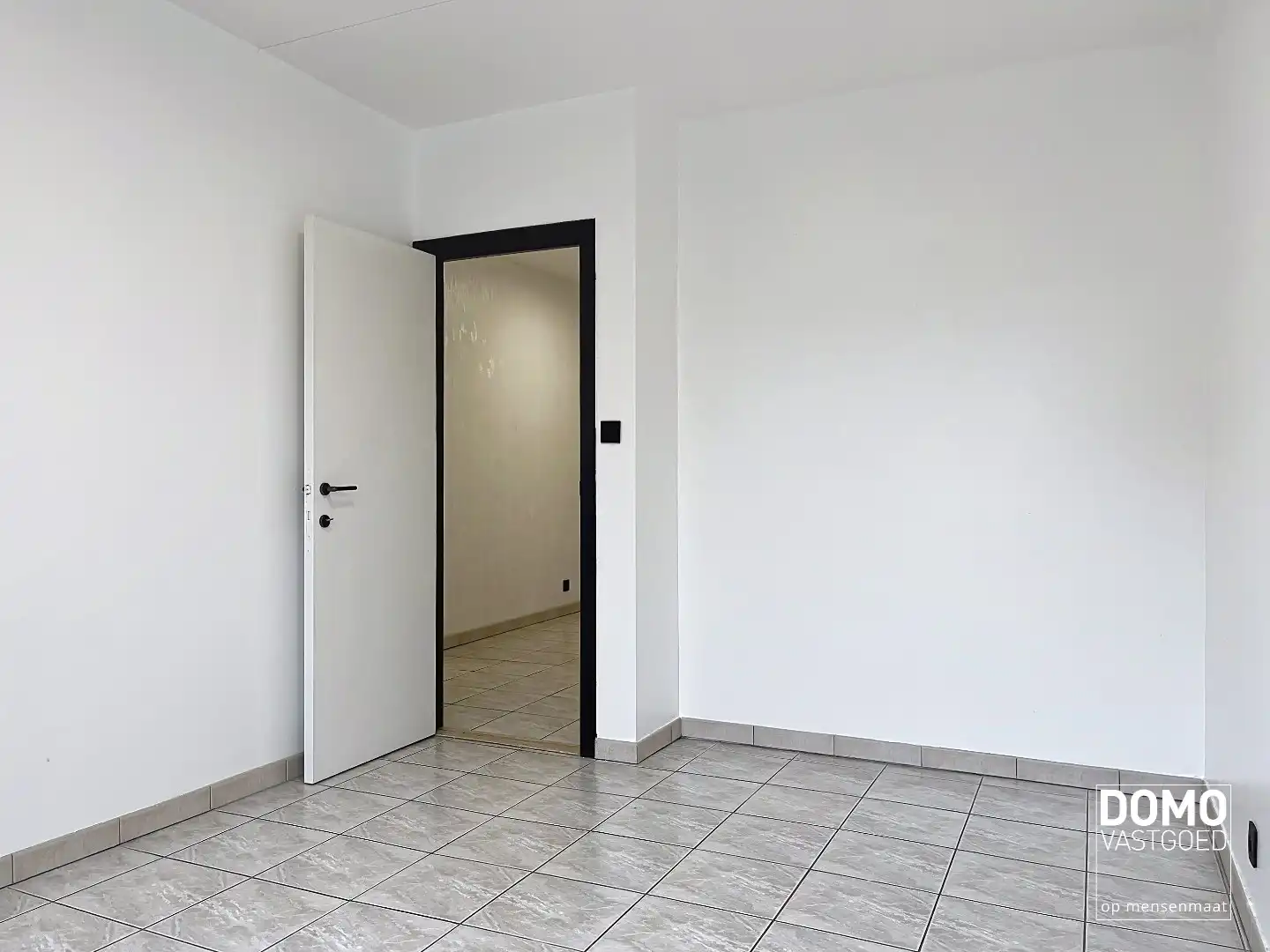 RUIM APPARTEMENT MET 3 SLAAPKAMERS EN TERRAS TE HASSELT foto 6