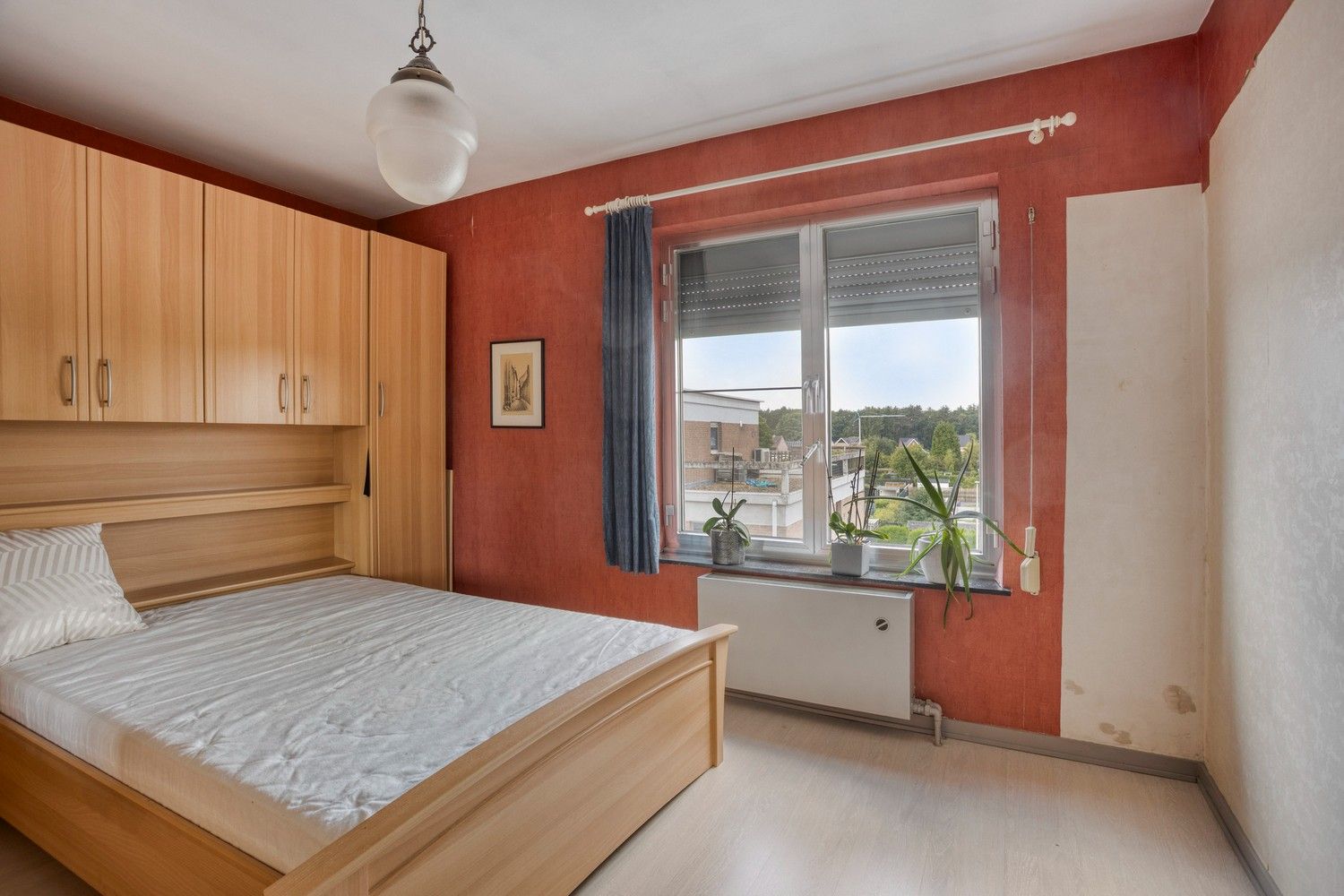 Ruim appartement op de bovenste verdieping in hartje Rekem! foto 12