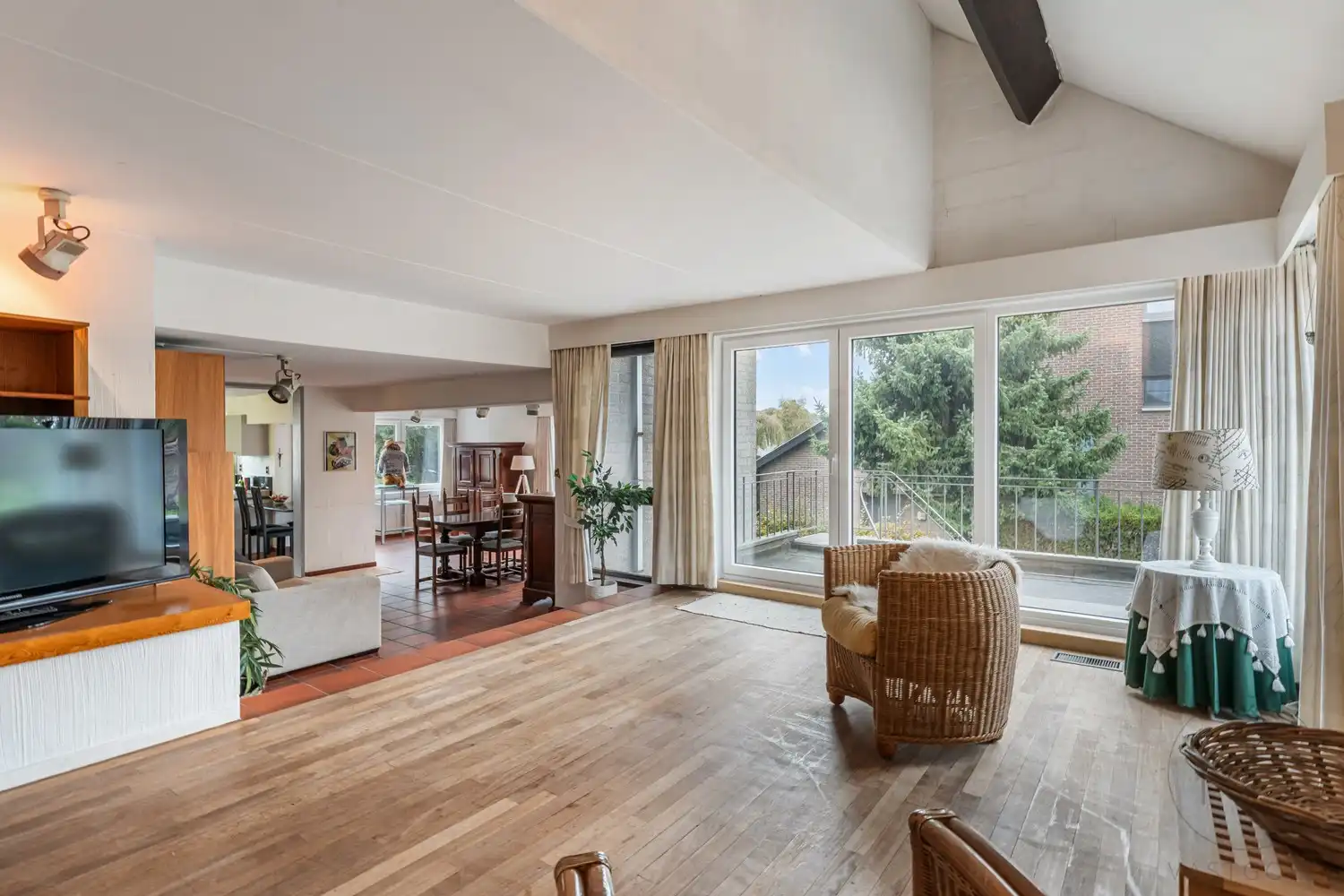 Pand met vergunde praktijkruimte, woonst, garage en carport in Opglabbeek foto 29