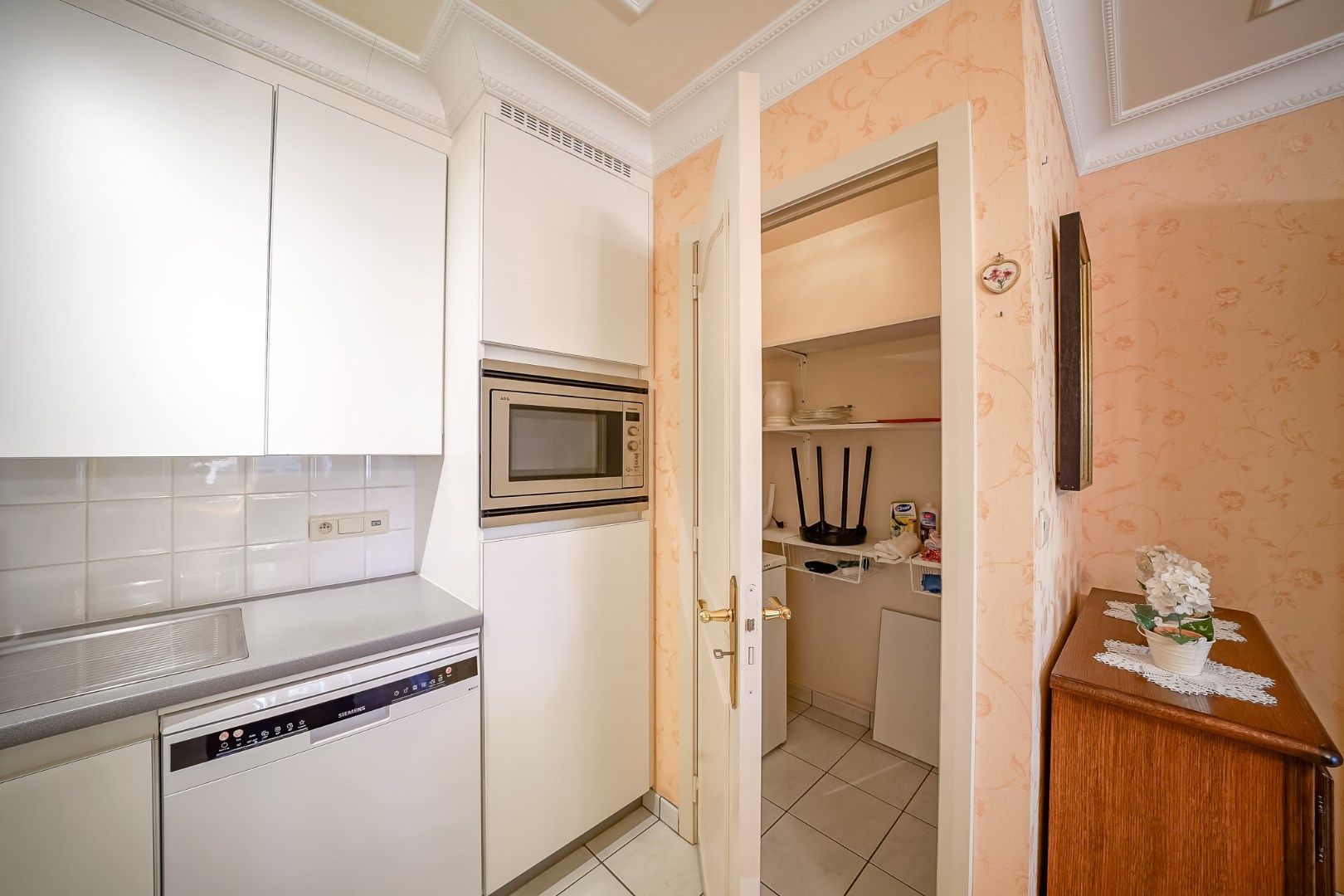 Rustig gelegen appartement met 1 slaapkamer en bureau/dressing nabij de winkelstraat foto 10