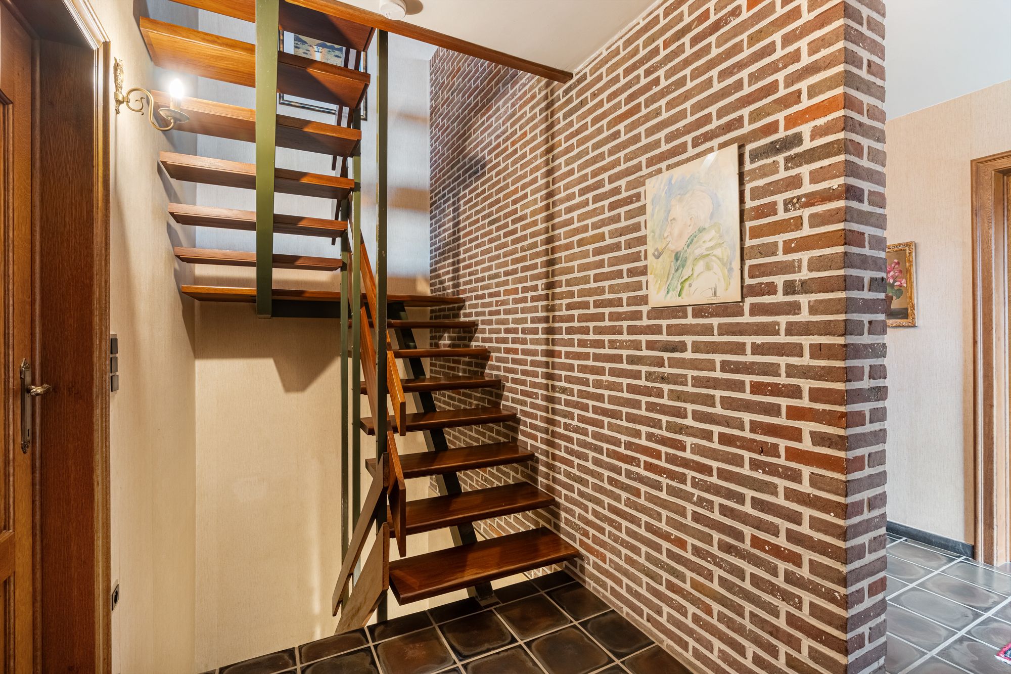 Ruime gezinswoning te koop foto 9
