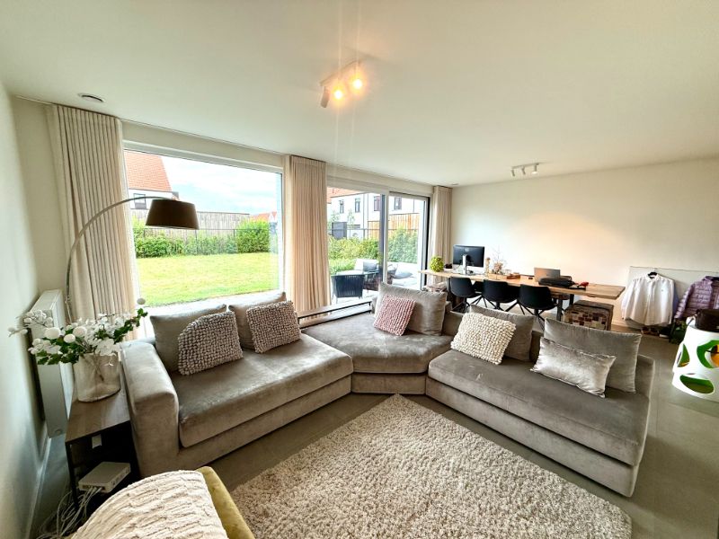 Recente, instapklare woning met 4 slaapkamers en garage foto 4