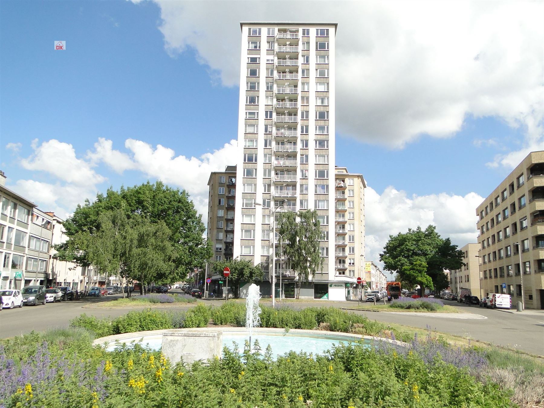 1° verdieping met terras (1i) foto {{pictureIndex}}