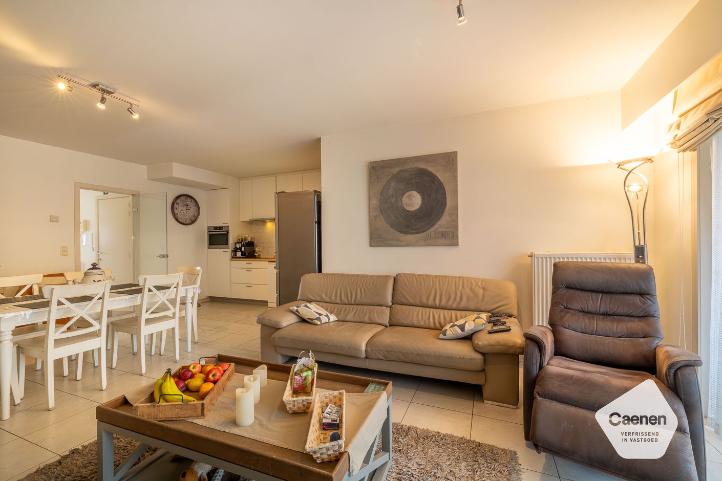 🌊 Te koop: Gelijkvloers appartement met 2 slaapkamers + slaaphoek met uitzonderlijk groot terras – vlak bij zee! foto 4