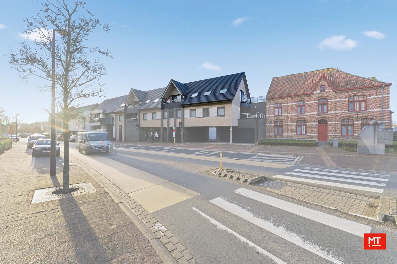 Instapklaar 2-slaapkamerappartement met groot terras en garage in het centrum van Zonnebeke foto {{pictureIndex}}