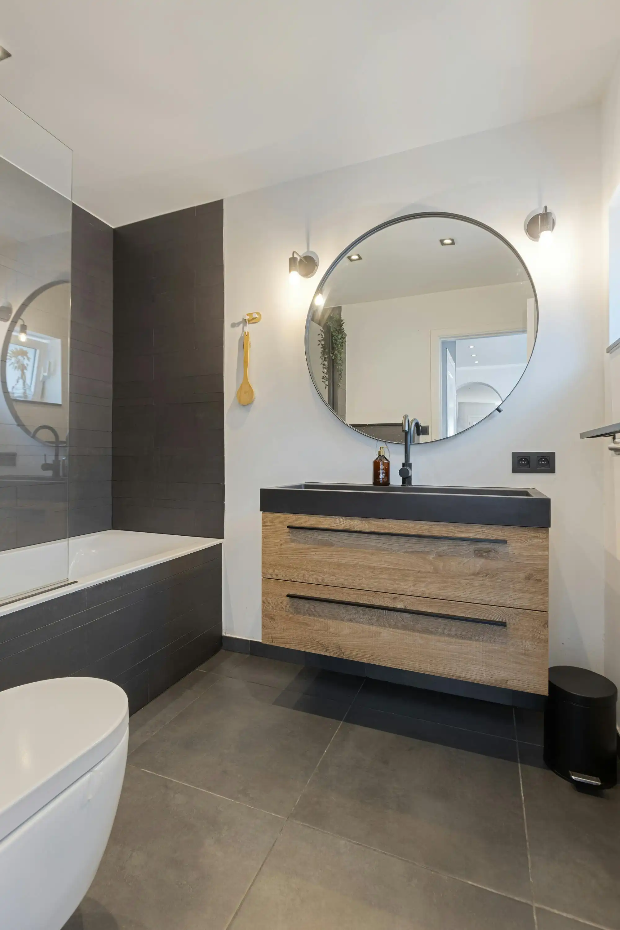 Gerenoveerde woning in centrum Essen te koop foto 12
