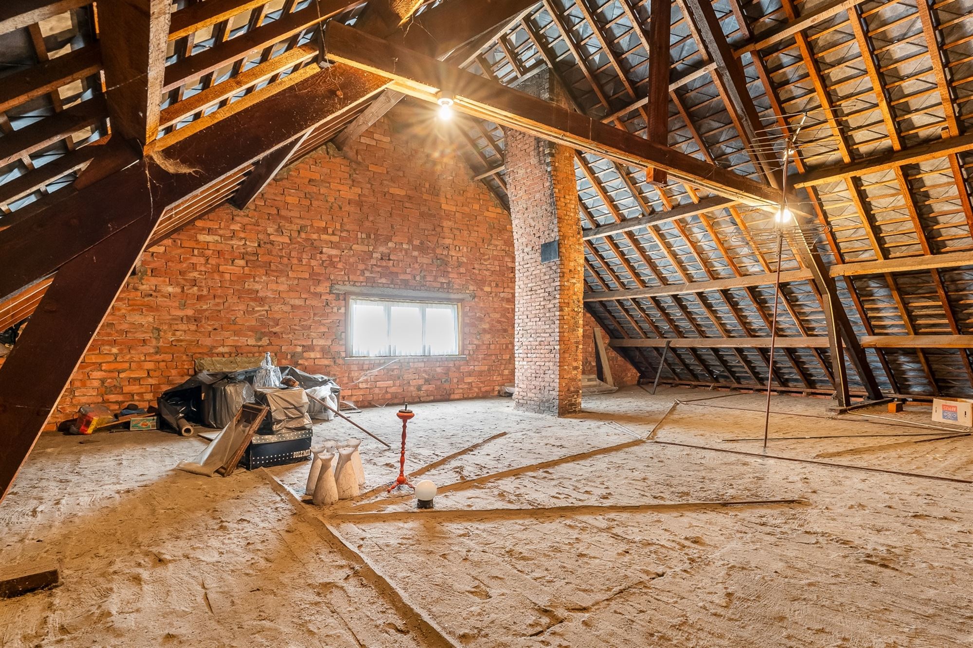 ZEER RUIME WONING (338M²) MET 5 SLAAPKAMERS OP EEN PERCEEL VAN 10ARE GELEGEN IN HET CENTRUM VAN OOSTHAM foto 28
