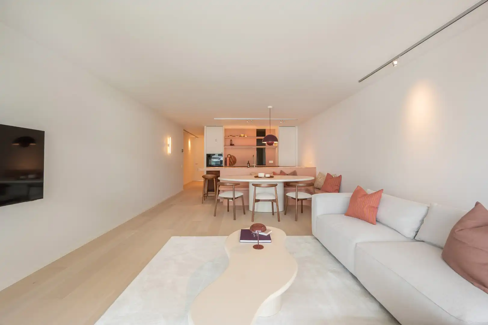Stijlvol gerenoveerd 3-slaapkamerappartement op topligging in hartje Knokke. foto 11