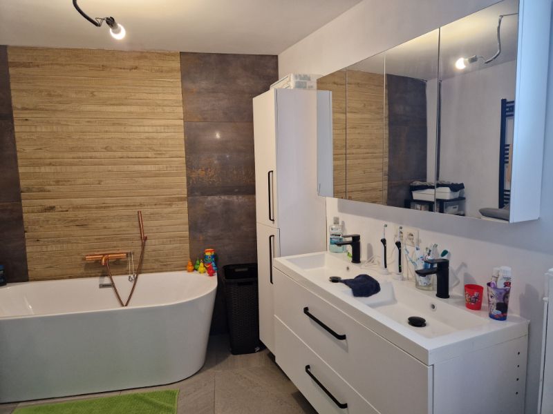 Instapklare woning met 4 slaapkamers en zonnige tuin foto 9