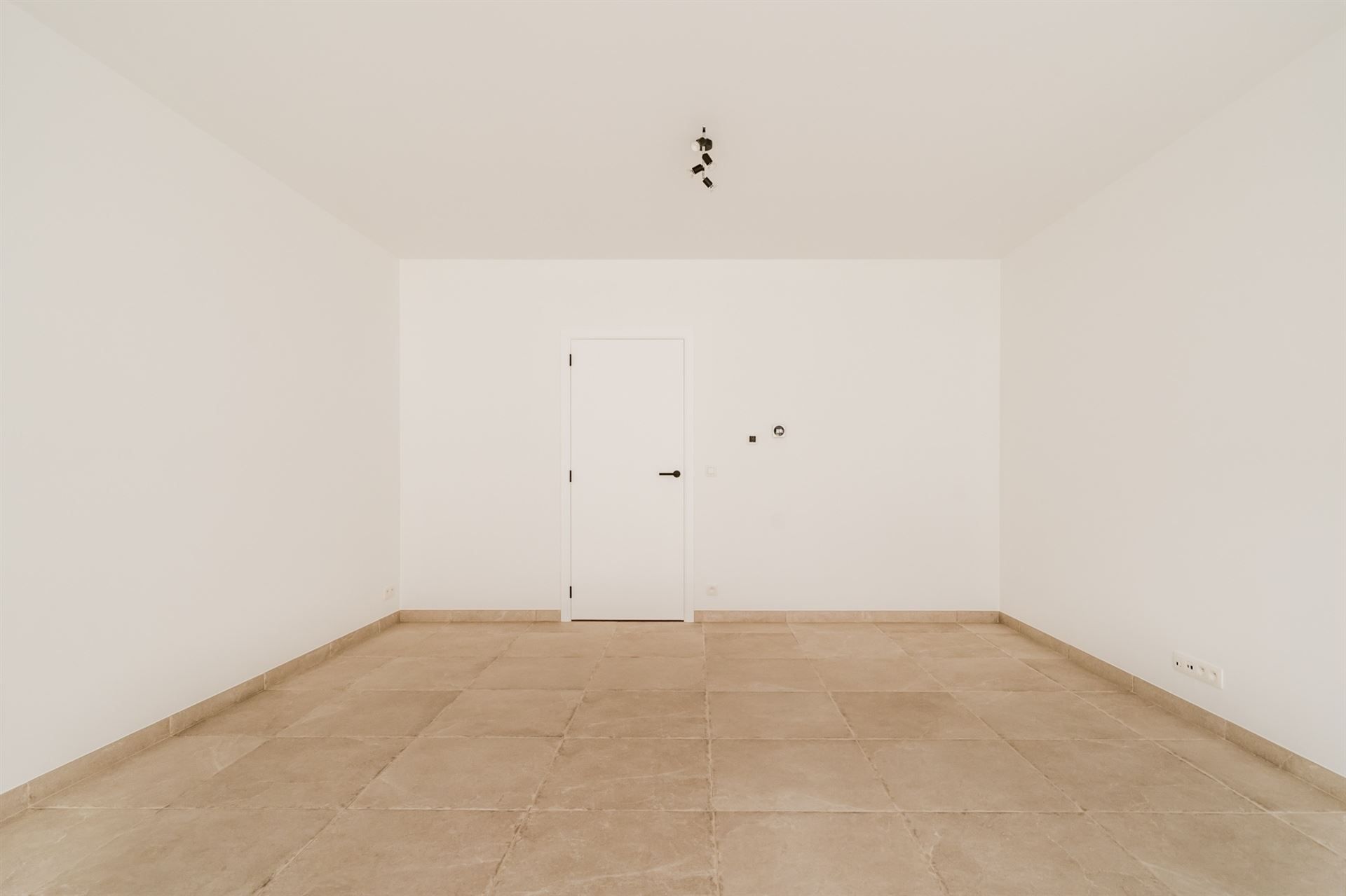 Moderne nieuwbouwwoning met 4 slpkm, tuin en garage  foto 5