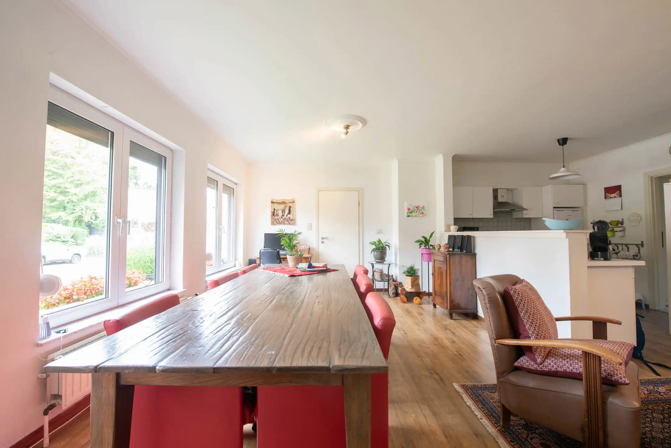 Gelijkvloerse woning met inpandige garage  foto 6