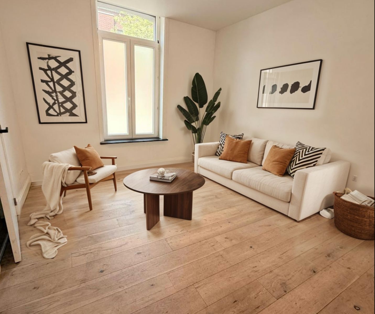 Gerenoveerde stadswoning met 3 slpks en riante tuin foto {{pictureIndex}}
