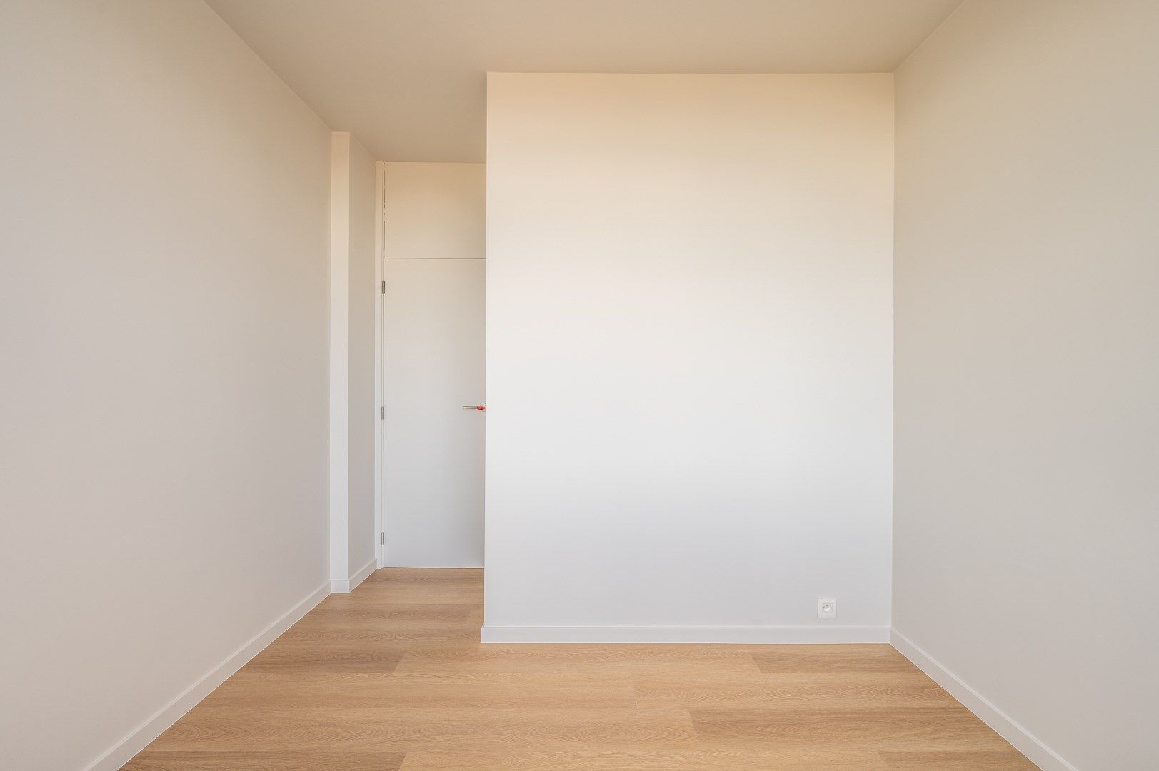 Gerenoveerd modern appartement te koop in centrum Kortrijk!  foto 15