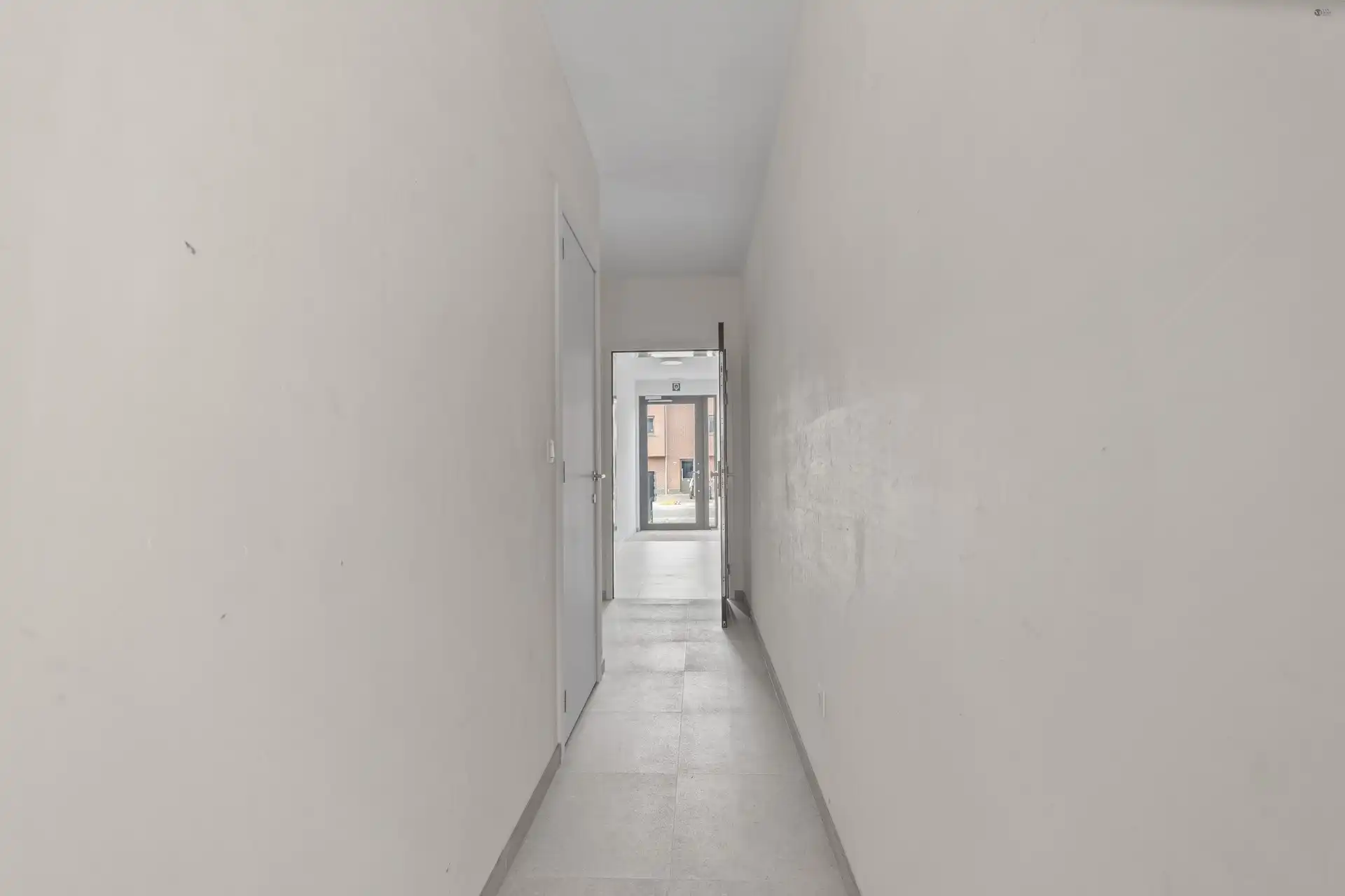 Ruim gelijkvloers appartement met 3 slaapkamers foto 15