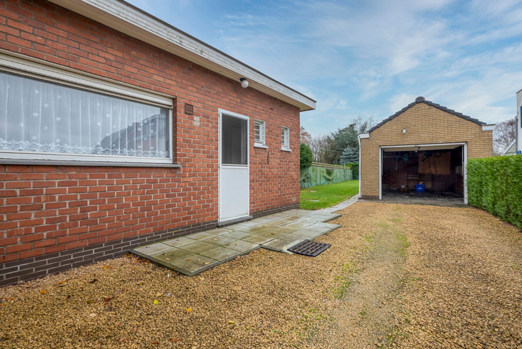 Halfopen bebouwing met 3 slpks, tuin en garage in Evergem foto 24