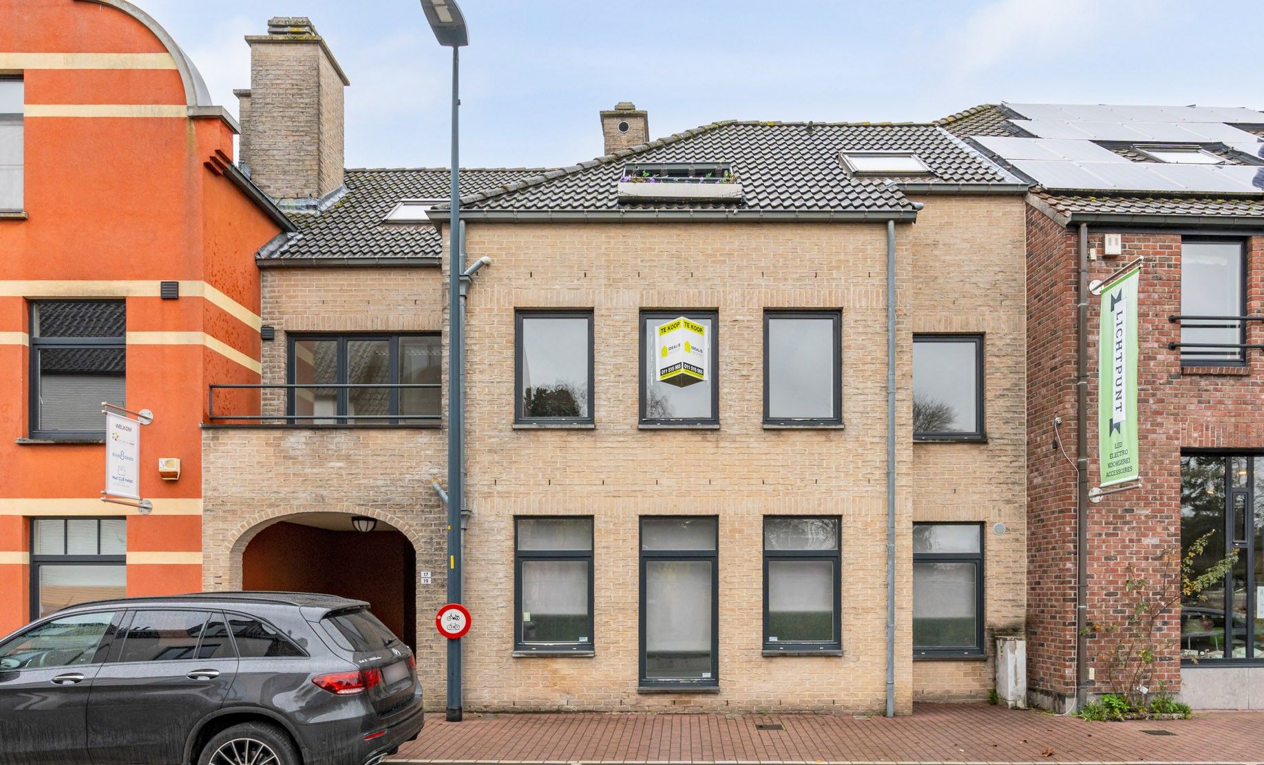 IDEALIS VASTGOED – OP TE FRISSEN APPARTEMENT MET 3 SLAAPKAMERS foto {{pictureIndex}}