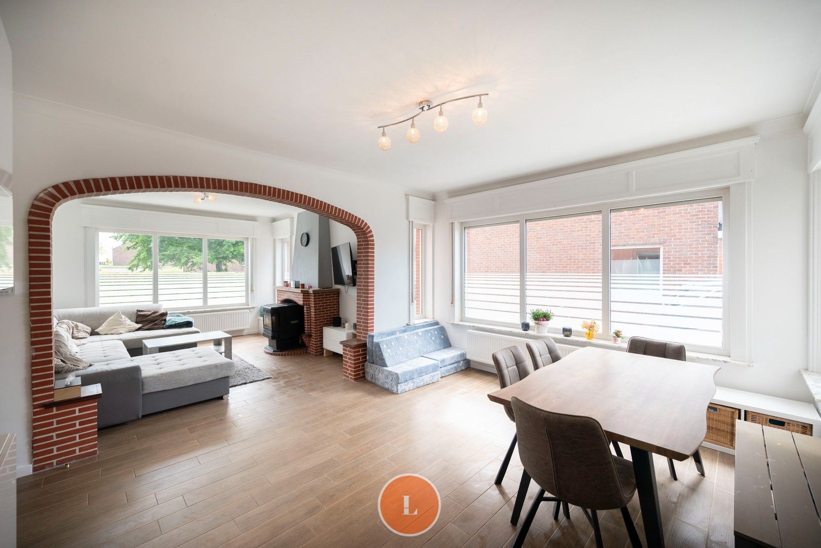 Halfopen woning met 2 slaapkamers (4 mogelijk) en garage foto 2