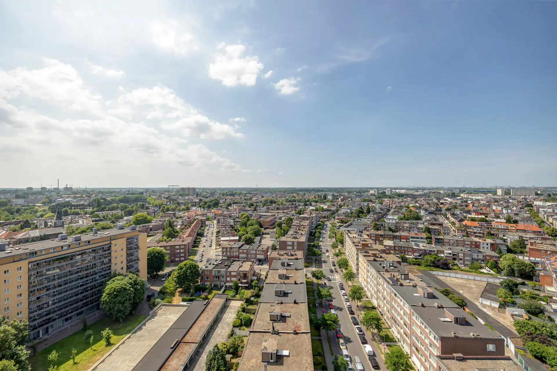 Ruim en lichtrijk appartement met panoramisch uitzicht! foto 17