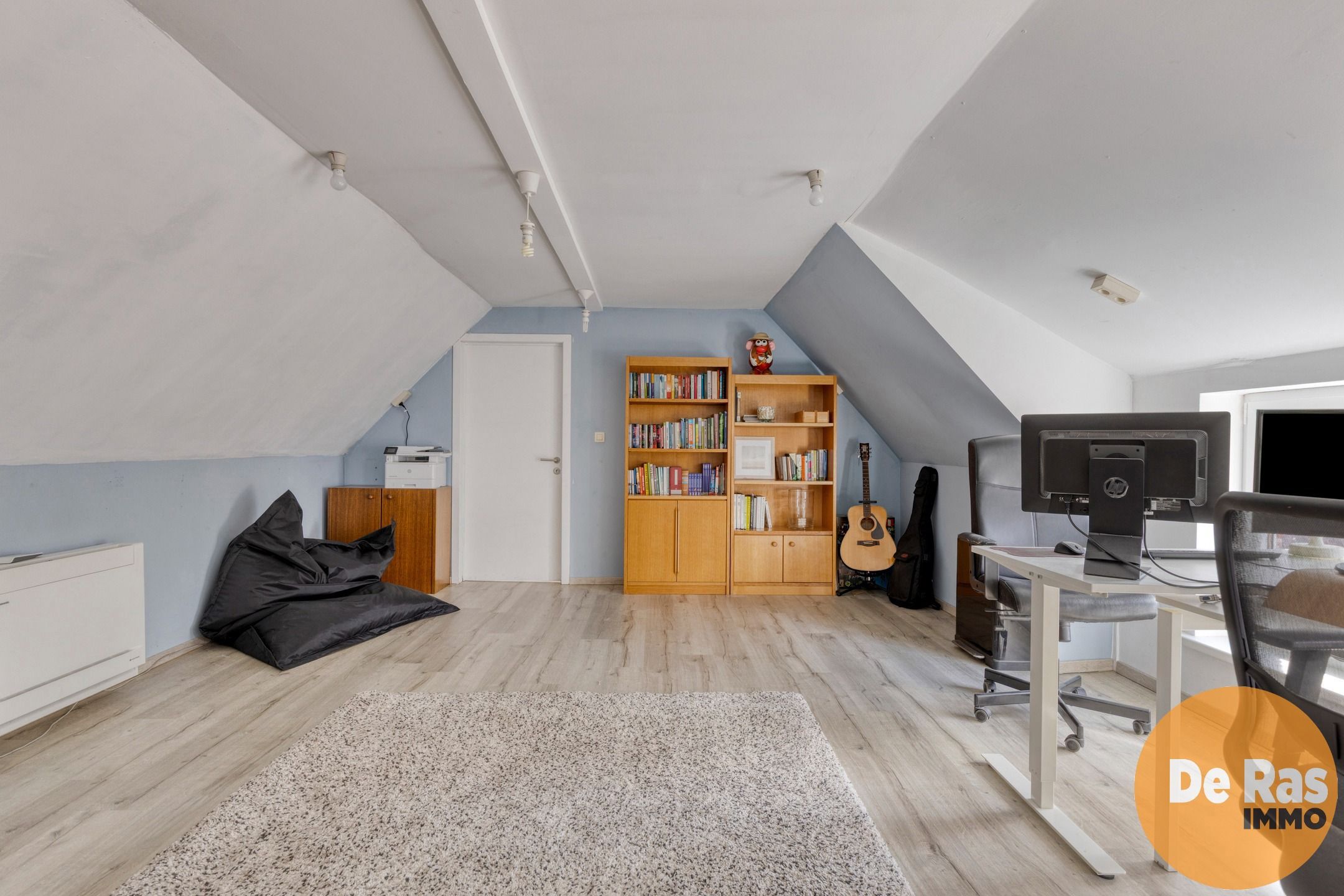 BURST - Instapklare woning met bijgebouw en ruime tuin foto 23
