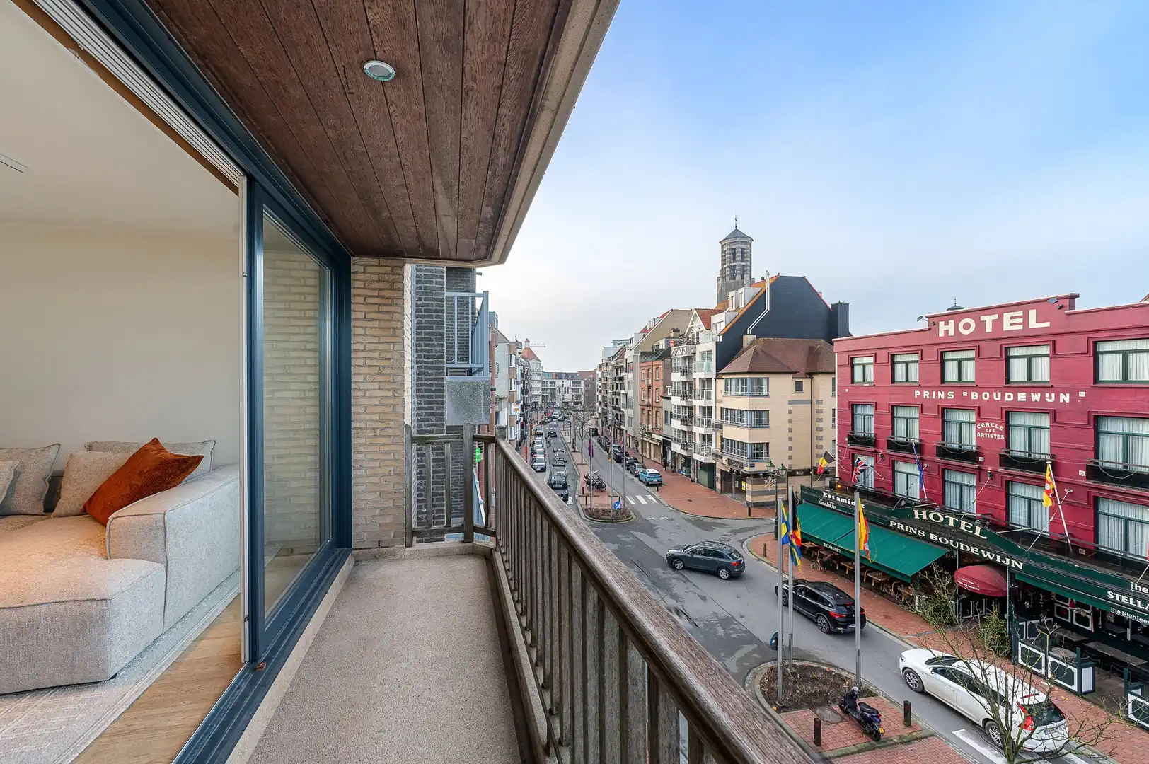 Hedendaags en lichtrijk appartement, centraal gelegen in Knokke. foto 3