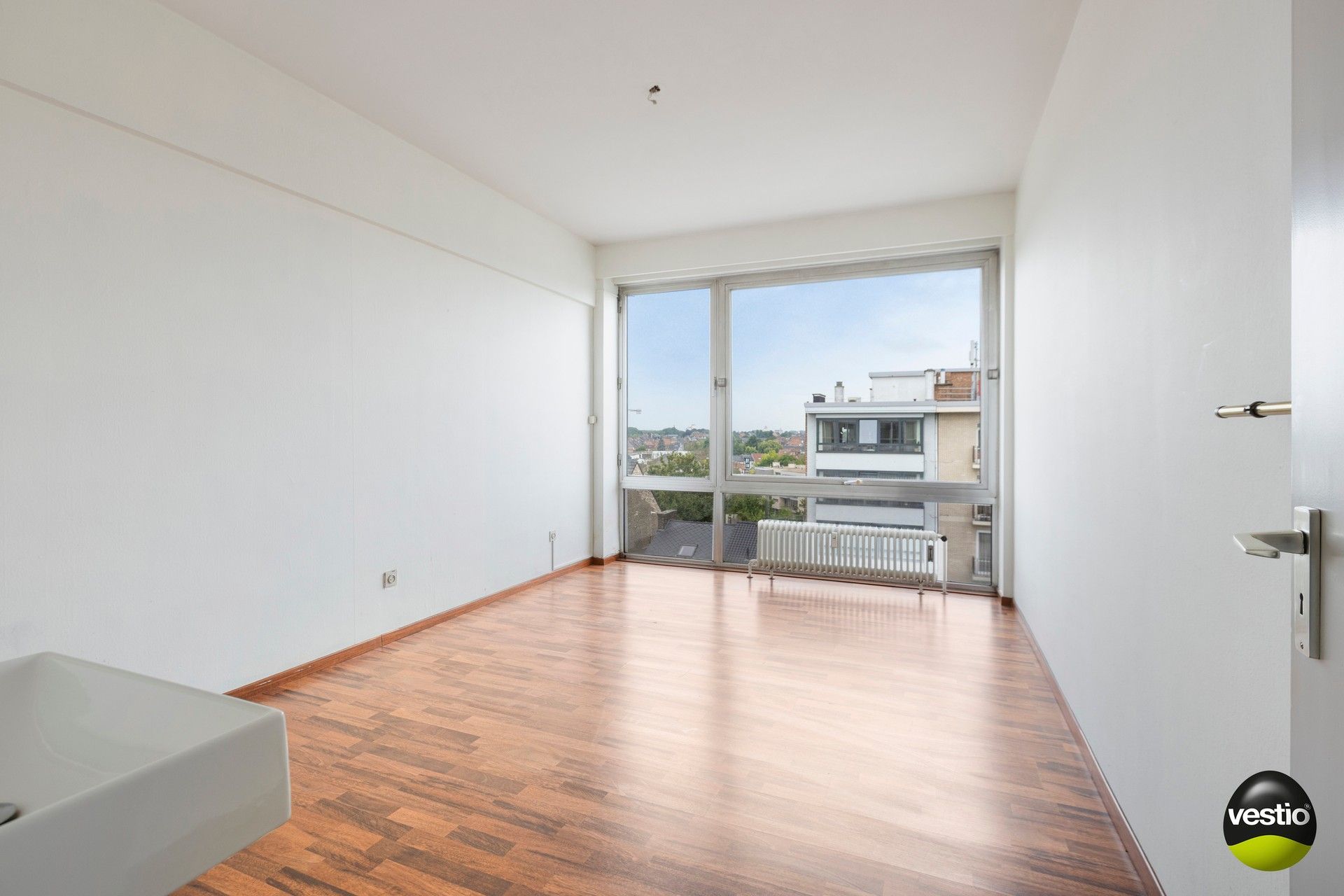 Klassevol, lichtrijk 3 slaapkamer appartement van 145 m² op het Leopoldplein. foto 13