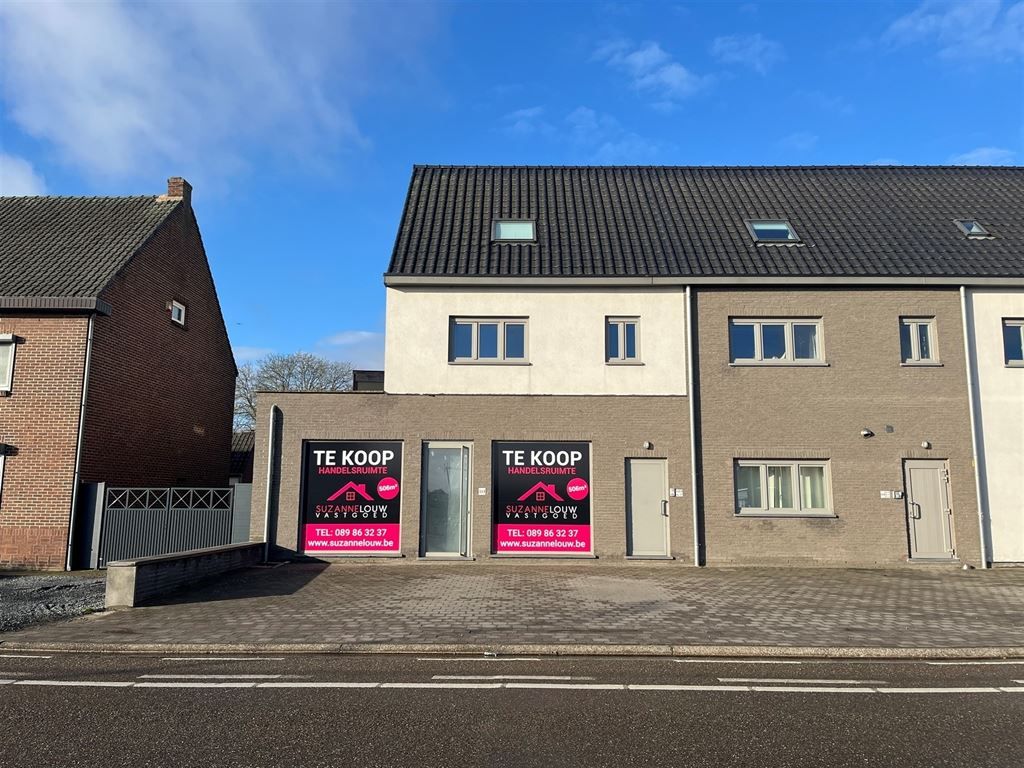 Riante handelsruimte met magazijn foto {{pictureIndex}}