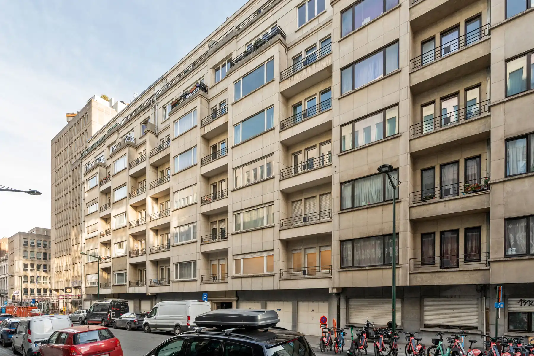 Stijlvol appartement met 1 slaapkamer in de Europese wijk foto 21