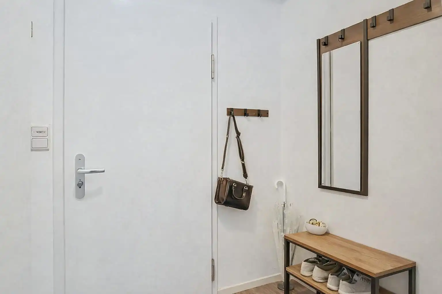 Instapklaar duplex appartement te koop in Kruibeke foto 8