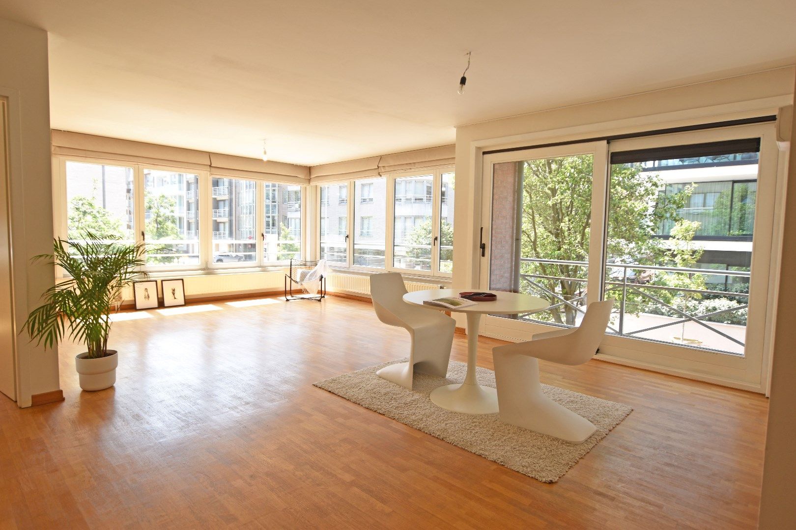 Lichtrijk hoekappartement met twee volwaardige slaapkamers in Knokke centrum foto 5