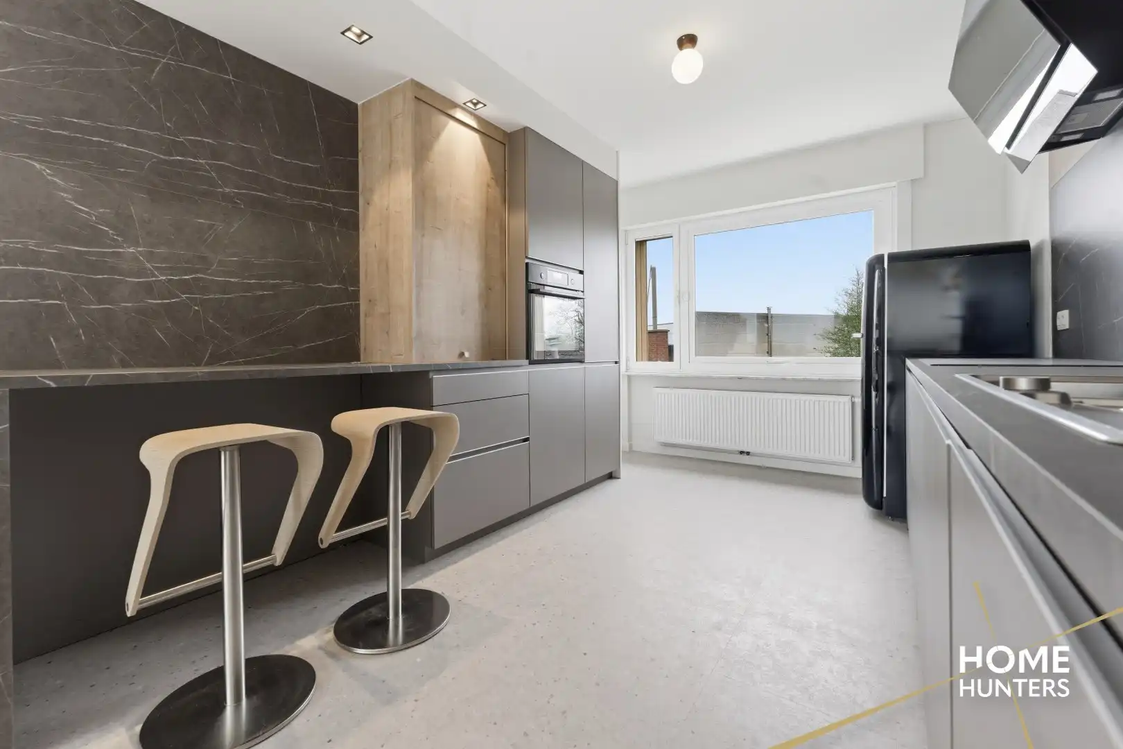 Prachtig gerenoveerde woning te Brielen met 2 slaapkamers, 2 badkamers en een garage foto 22