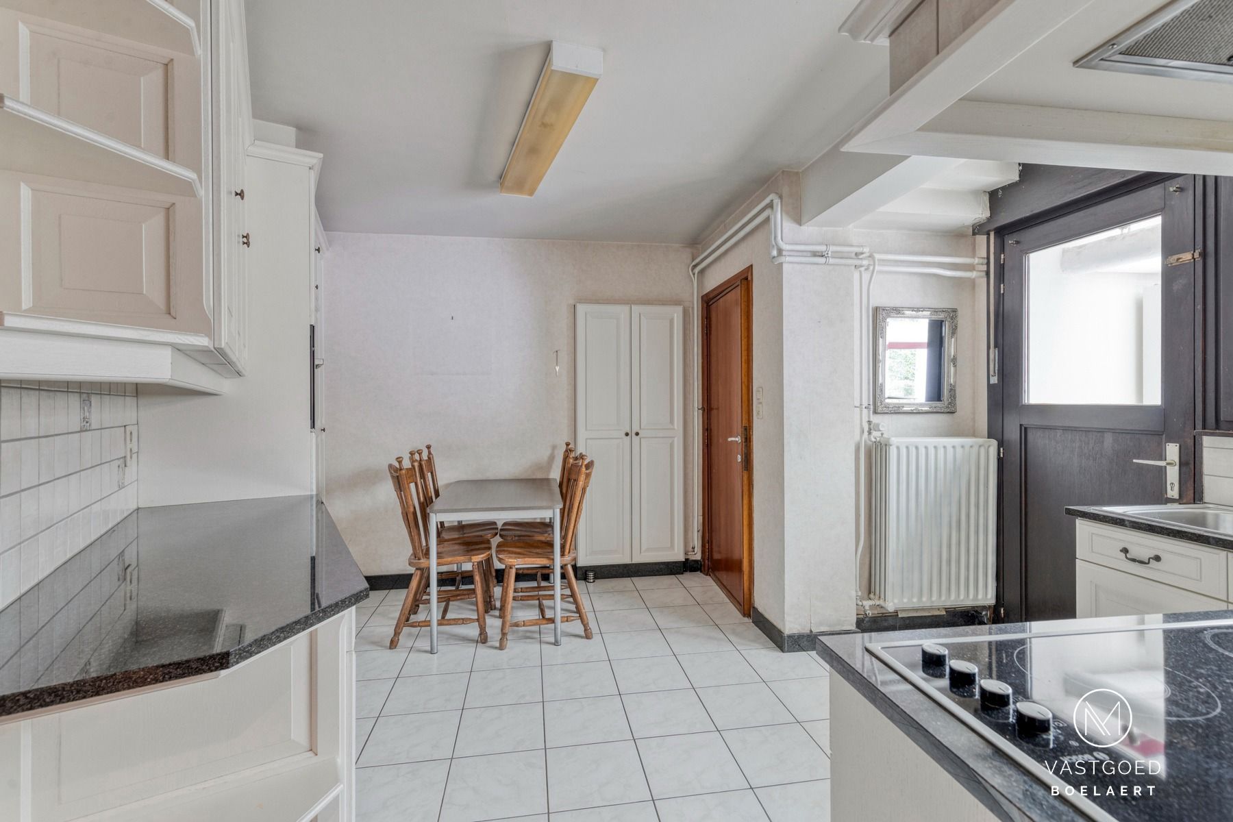 Huis met 3 slaapkamers, garage en tuin te koop in Nieuwerkerken foto 11