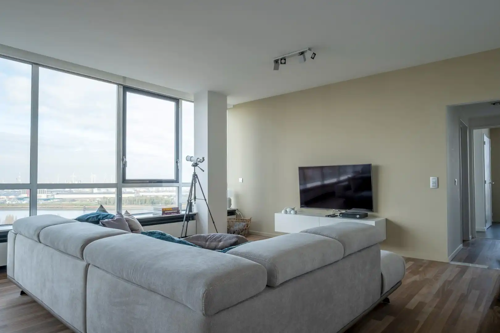 Gemeubeld appartement met prachtig uitzicht foto 2