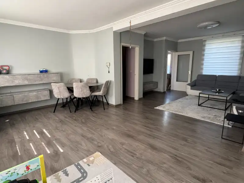 Woning met 4 slaapkamers en garage foto 4