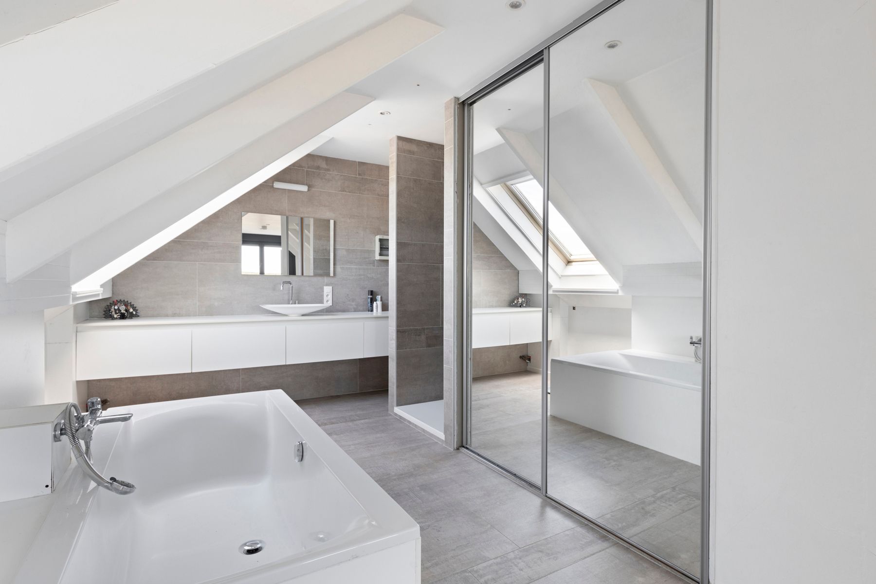 Stijlvolle villa op toplocatie in het groen foto 22