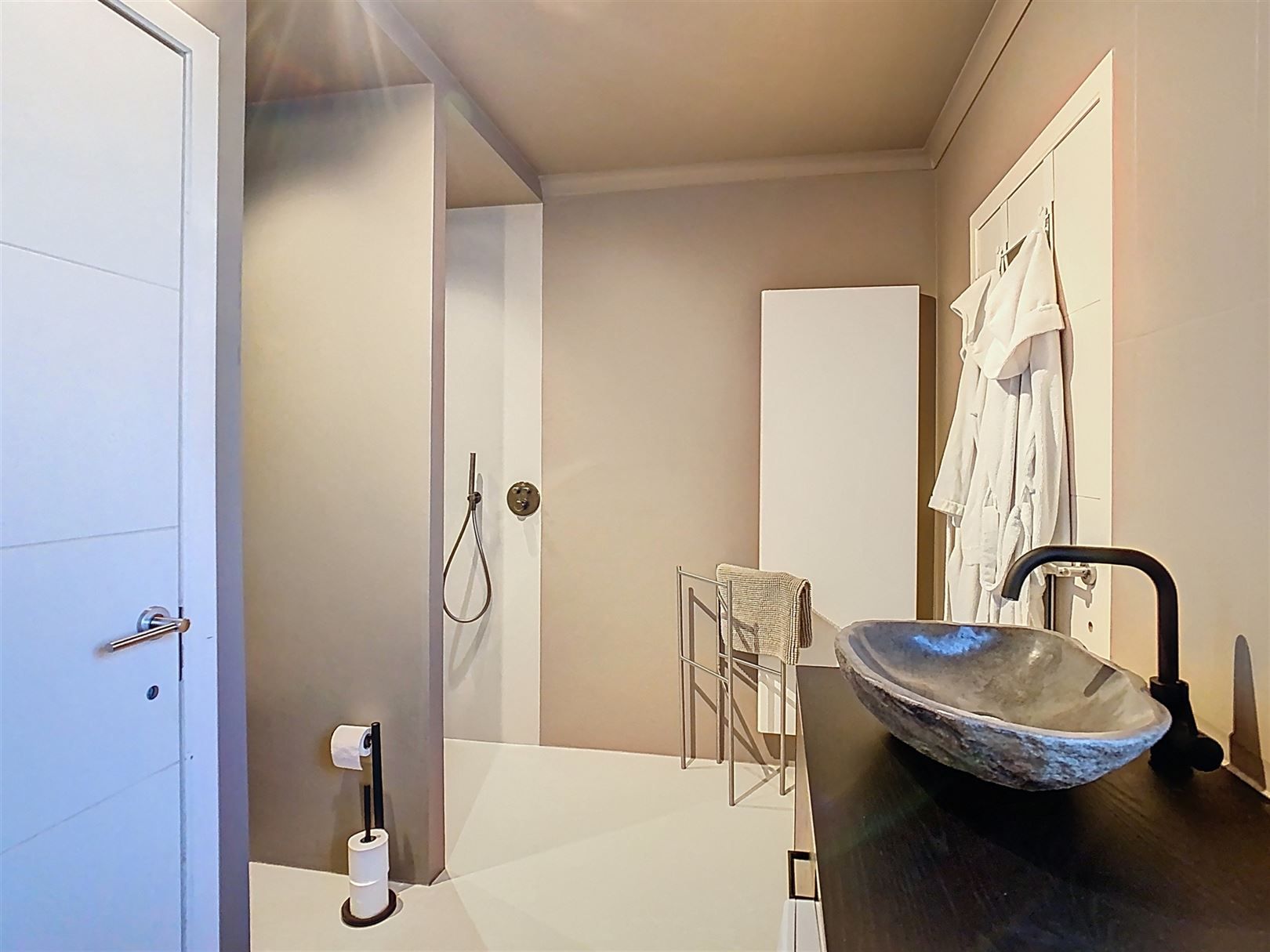 Gerenoveerde woning, 4 slpks, praktijkruimte, tuin, 4a 90ca foto 19