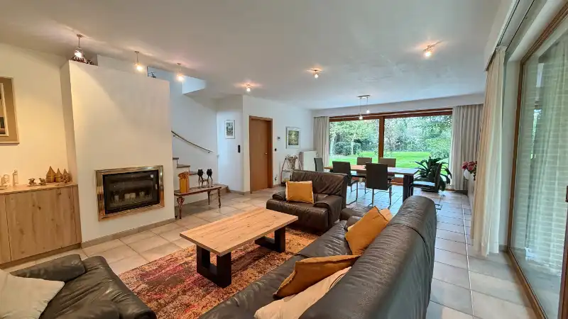 Instapklare moderne villa van 310m² op 19 are met mooie tuin foto 9