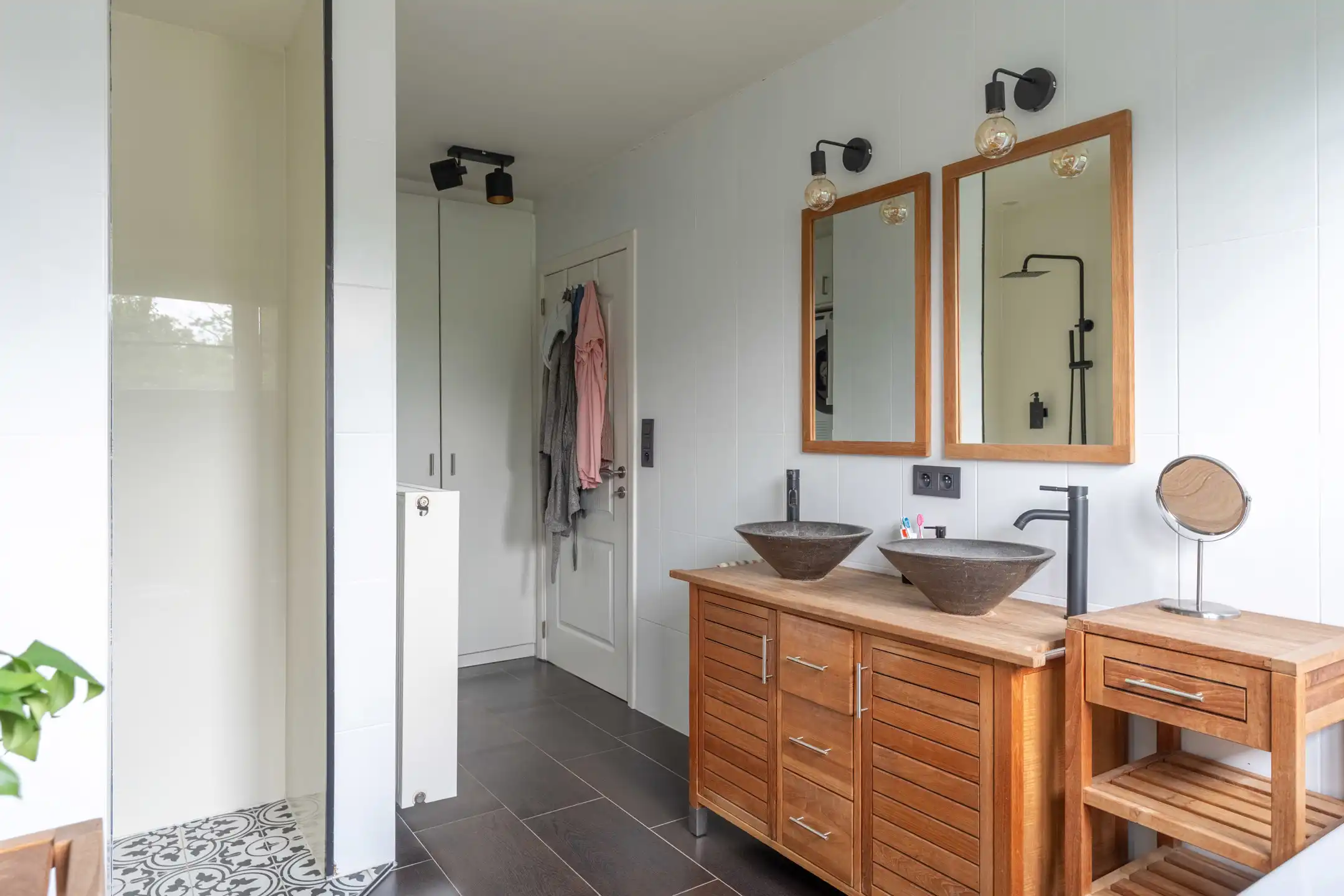 Instapklare 3 slaapkamerwoning met bureau en tuin te Turnhout foto 14