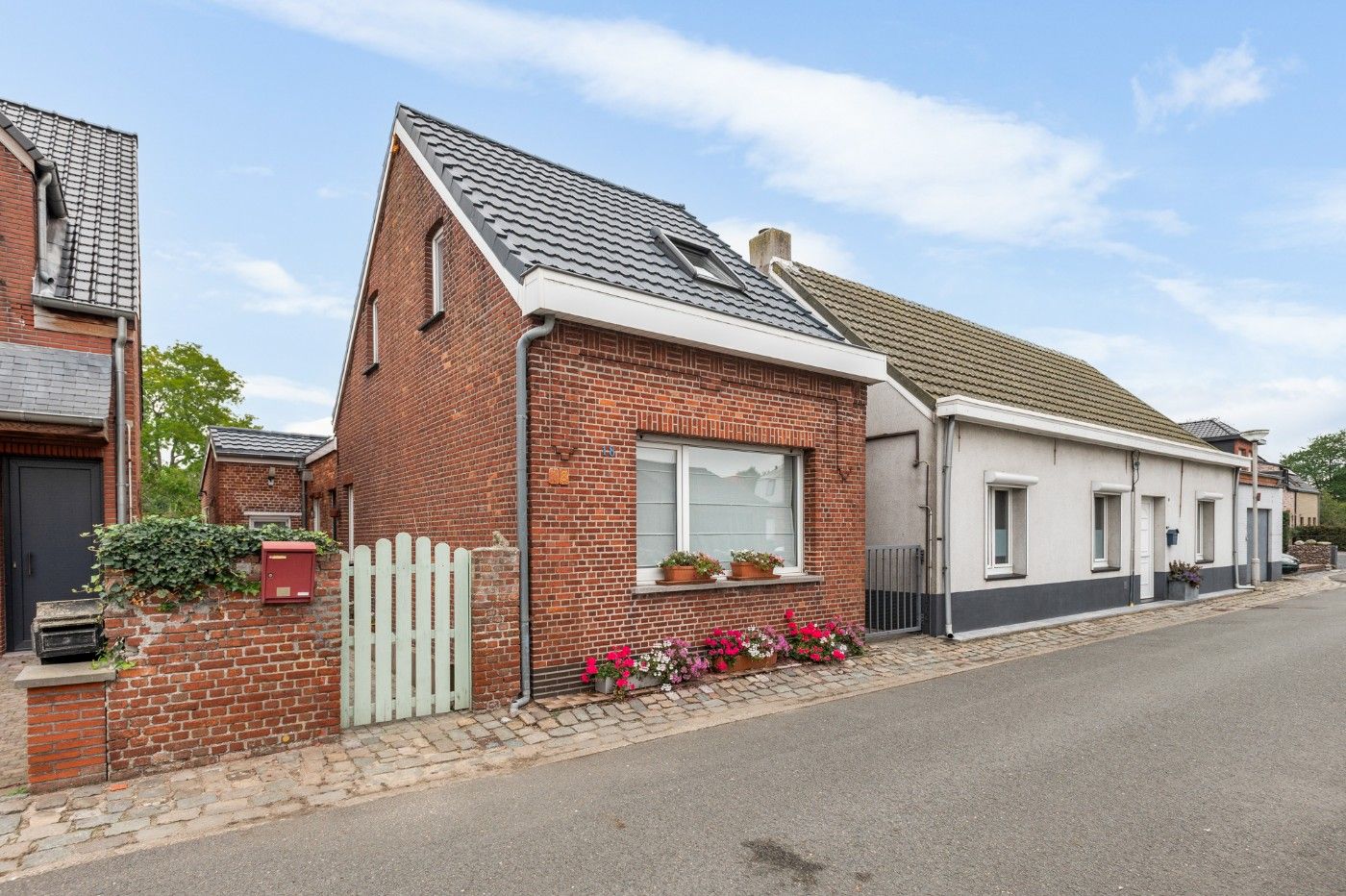 Super charmante, halfopen starterswoning met 2 slpk. en toffe tuin foto 27