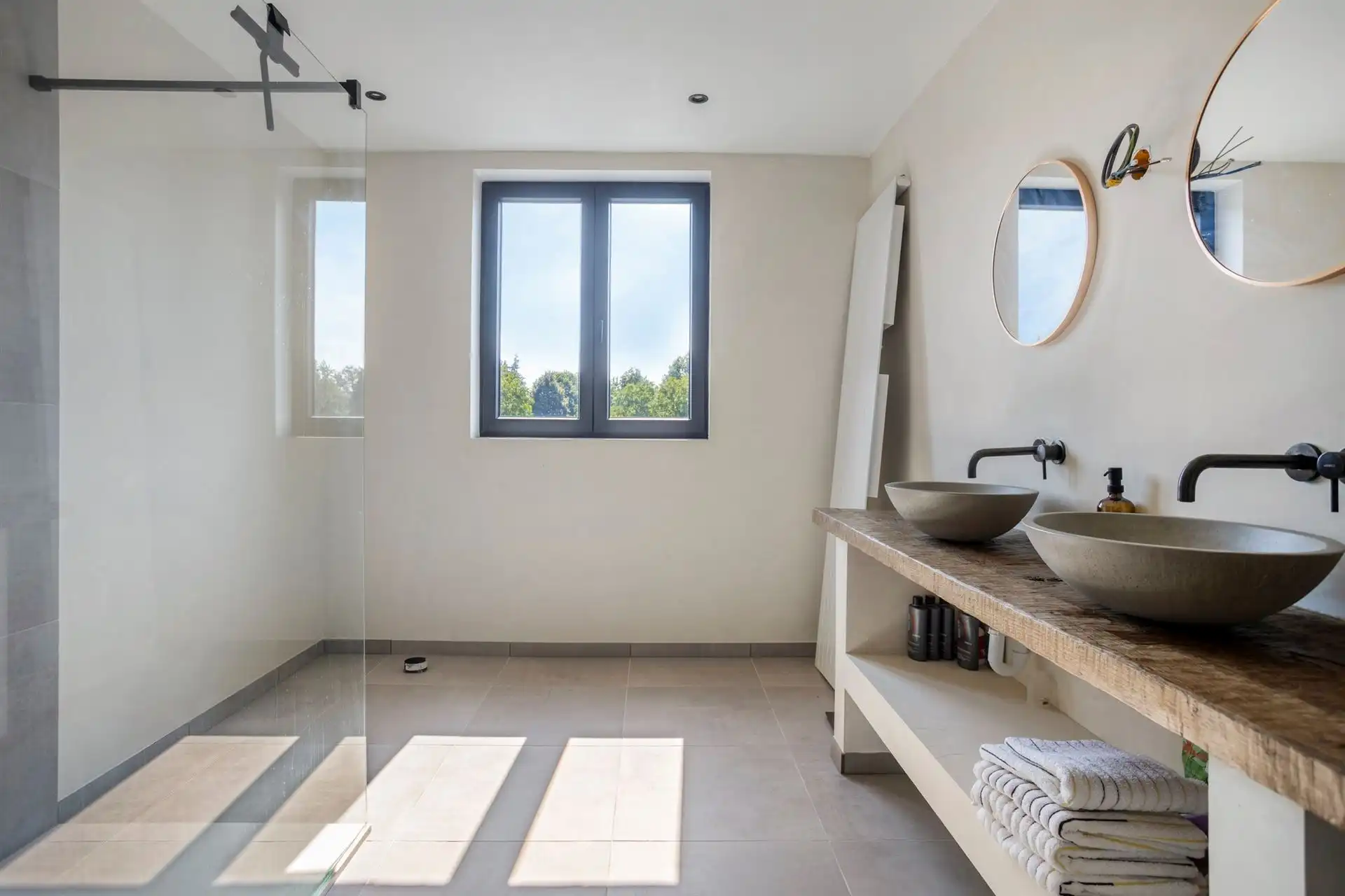 Prachtig gerenoveerde woning met 3 slpk's te Nijlen. foto 15