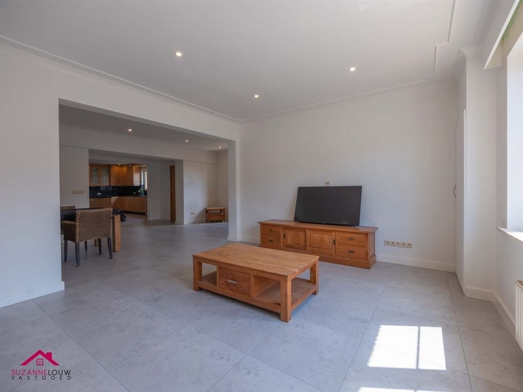 Gerenoveerde verrassend ruime vrijstaande woning foto 14