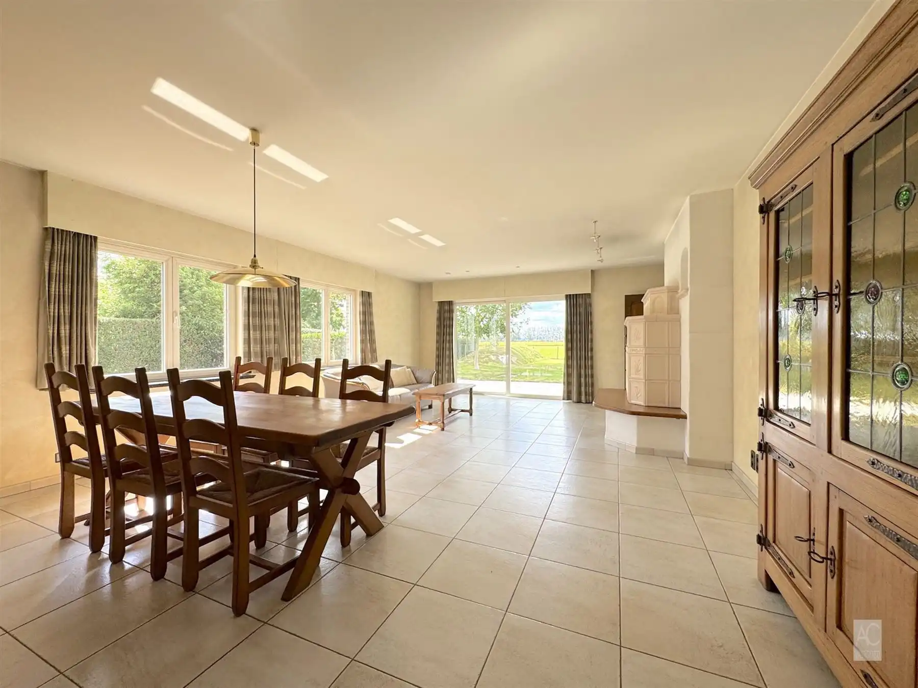 Vrijstaande woning met wijds uitzicht over de velden foto 5