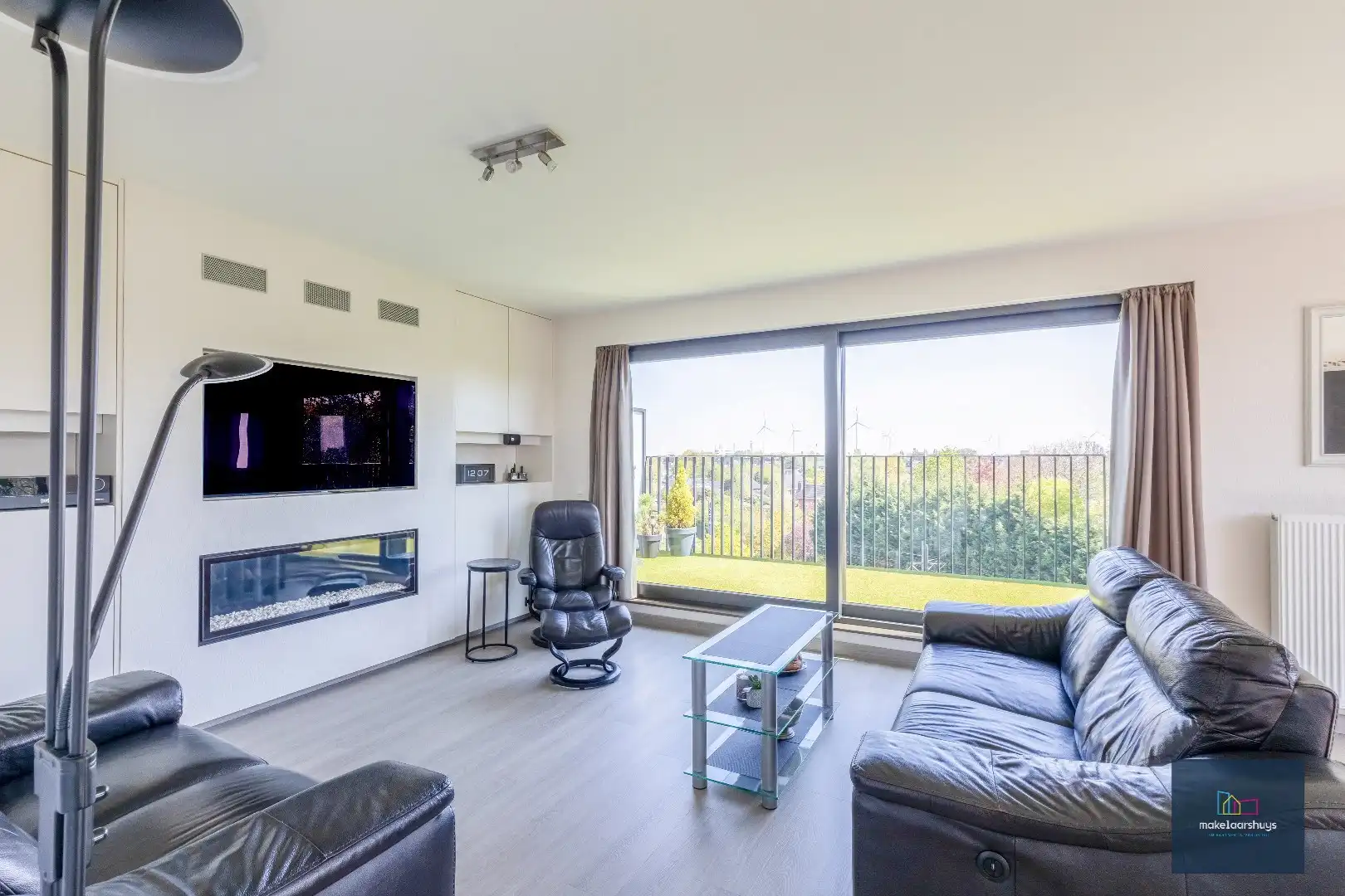 Stijlvol Penthouse met 2 slaapkamers en ruim terras. foto 4