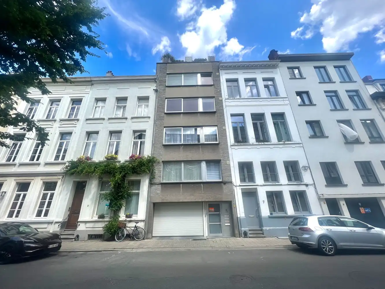 Gerenoveerd en ruim 2-slpk appartement te huur nabij het Stadspark! foto 2