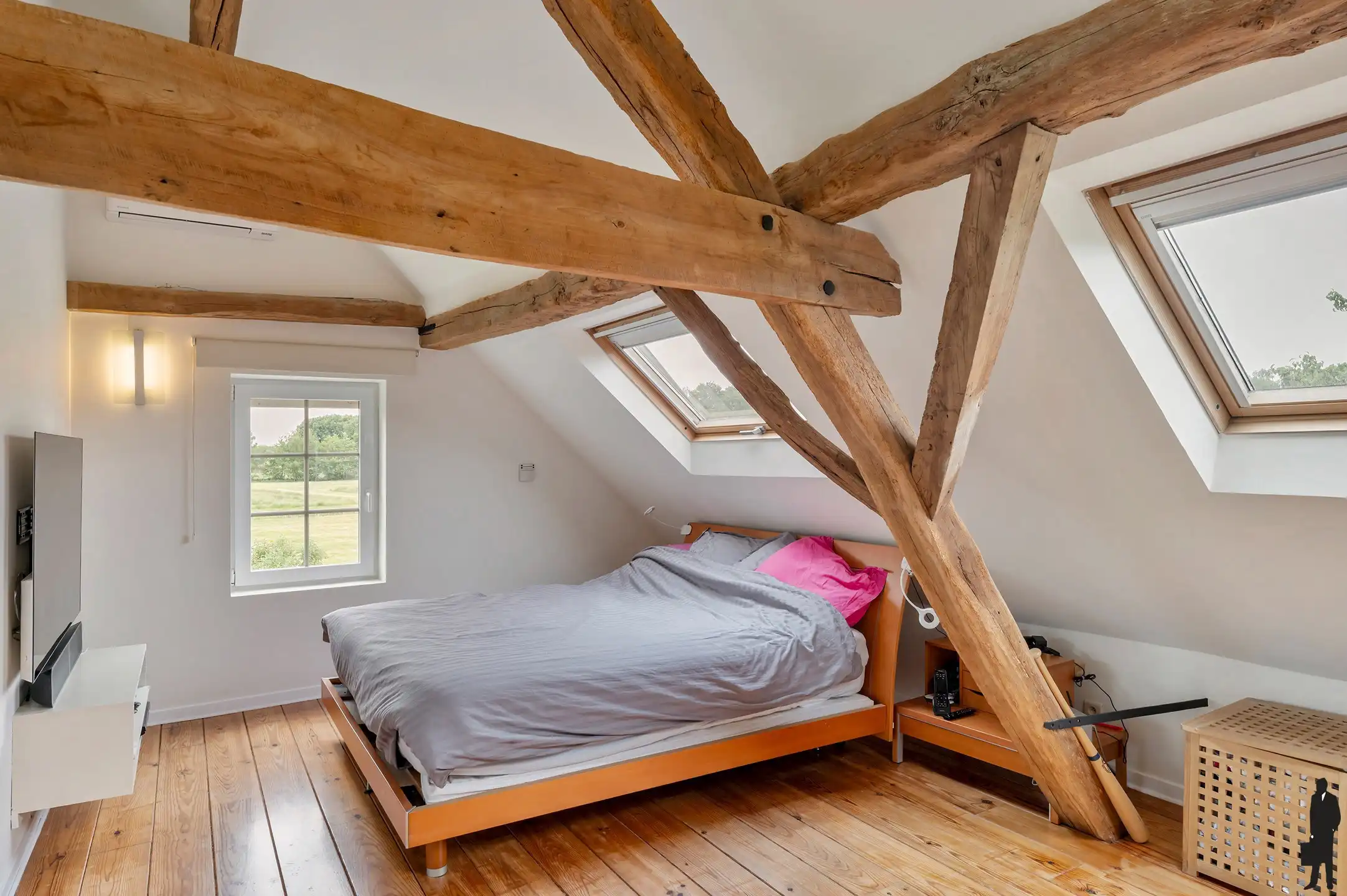 Authentieke en luxueus gerenoveerde langgevelhoeve op een domein van 6.920 m². foto 12